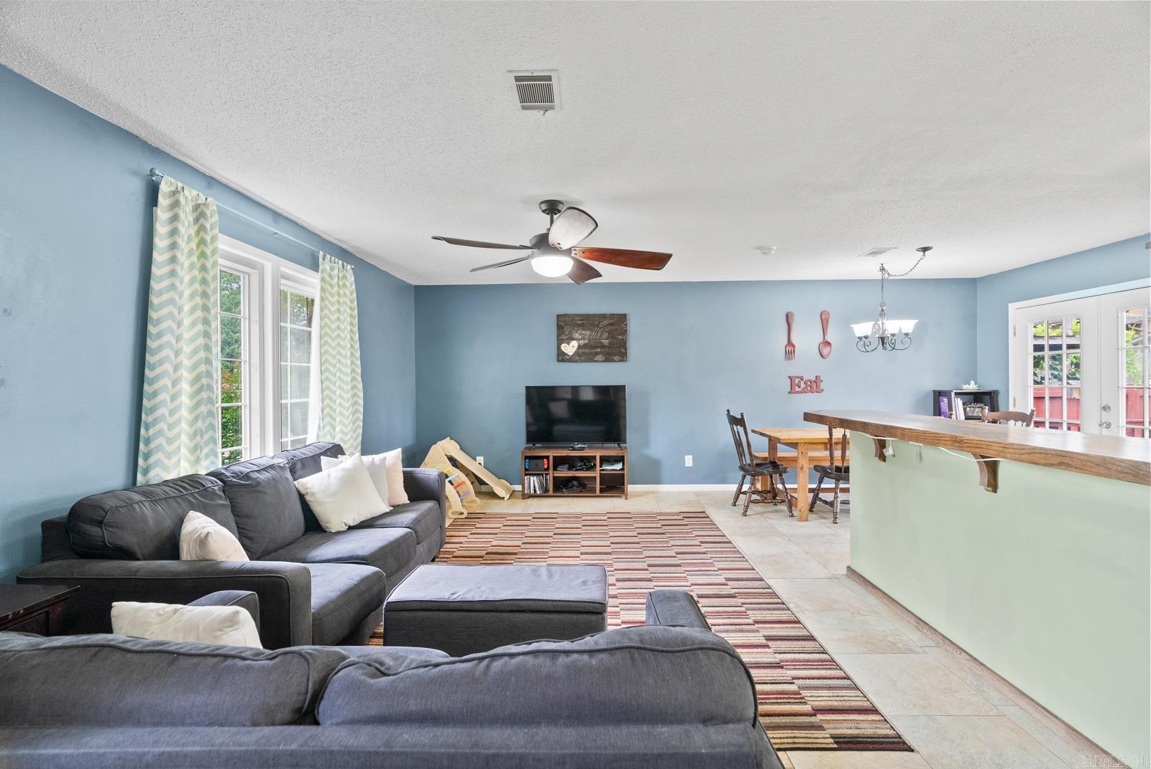 NORTH HILLS MANOR - Residential