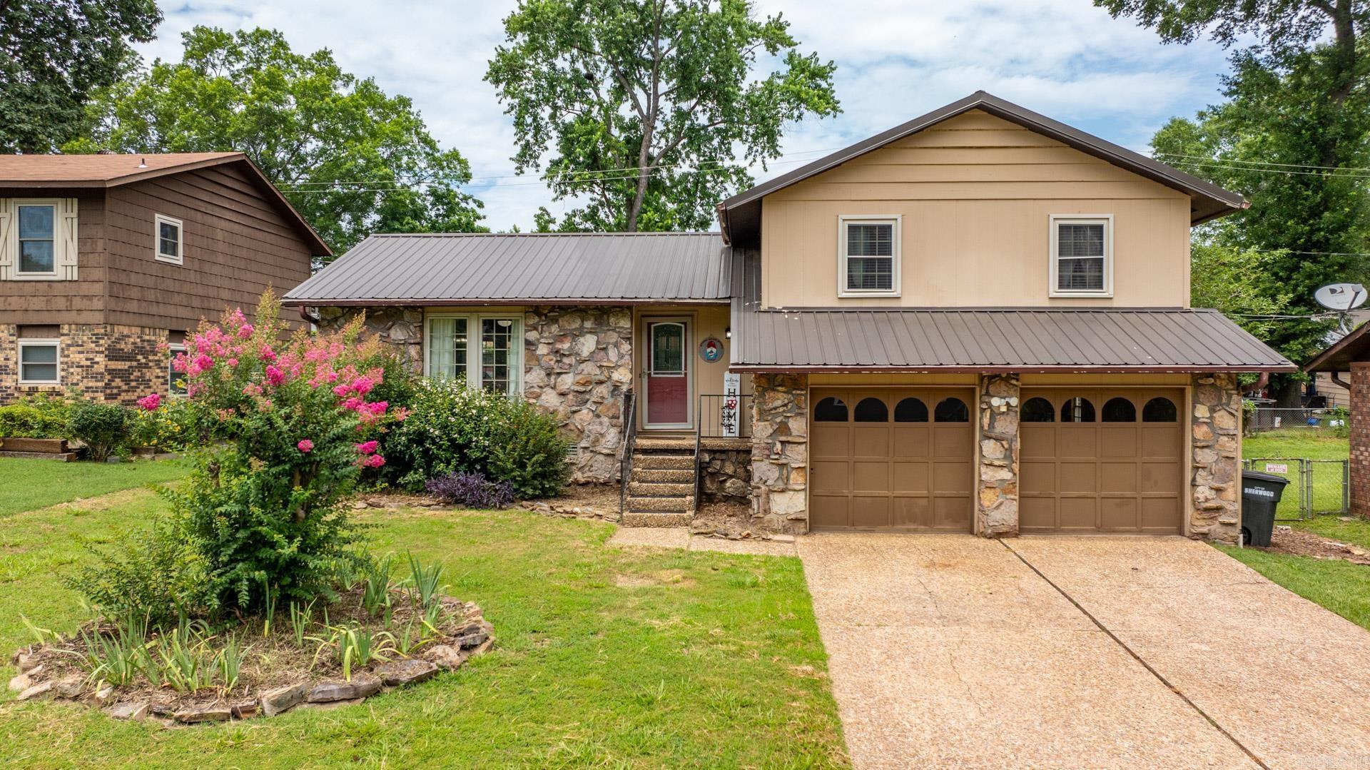 NORTH HILLS MANOR - Residential