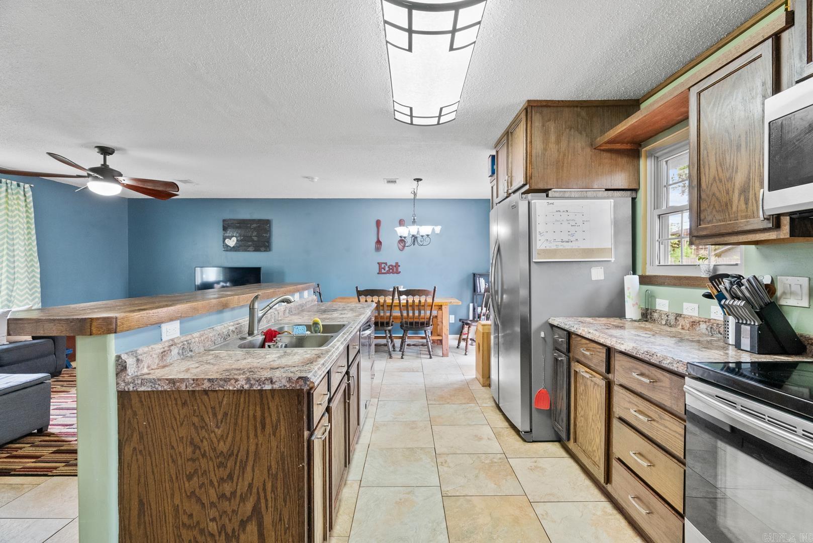 NORTH HILLS MANOR - Residential