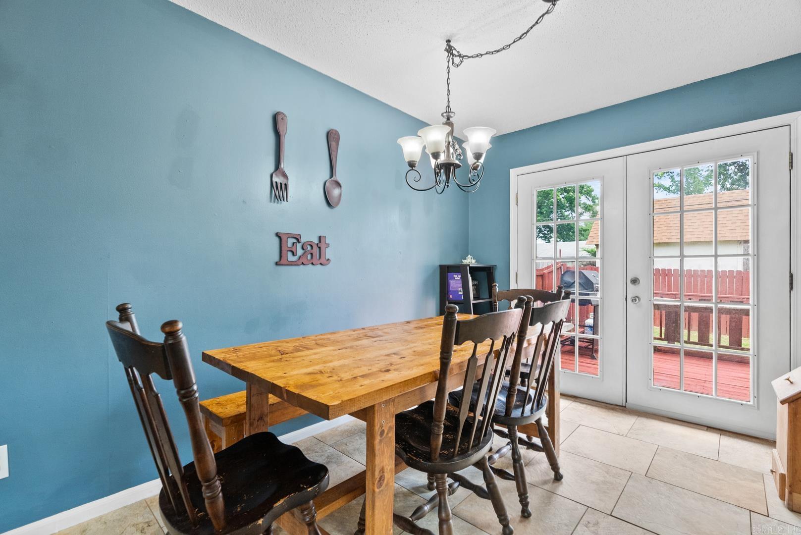 NORTH HILLS MANOR - Residential