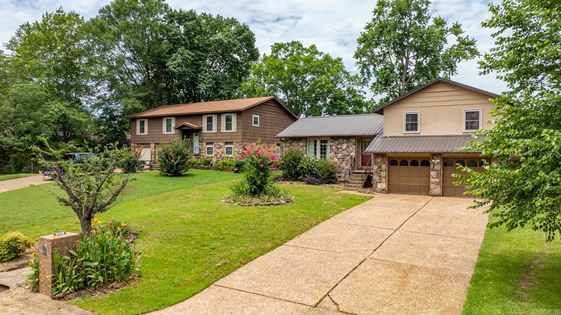 NORTH HILLS MANOR - Residential