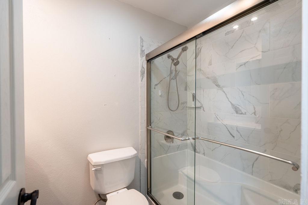 SUMMERBROOKE - Residential