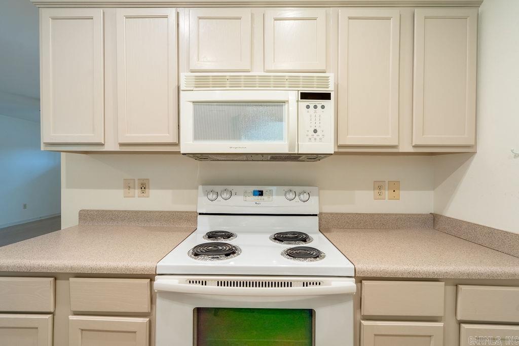 SUMMERBROOKE - Residential