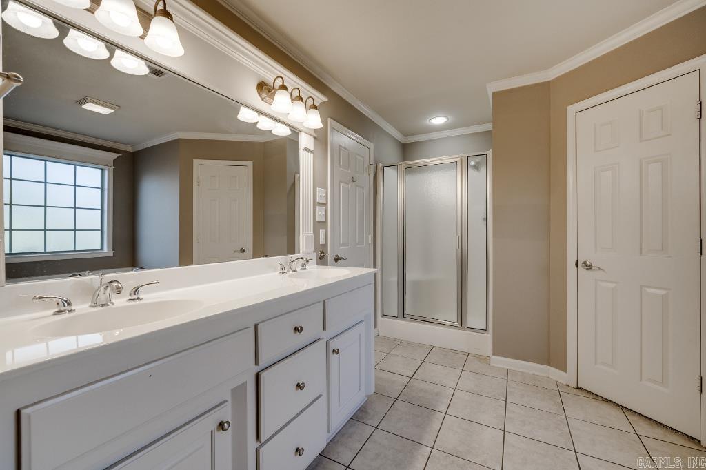 BENTLEY COURT - Residential