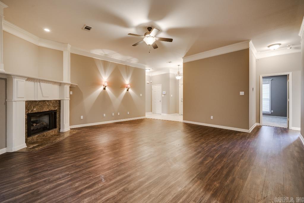 BENTLEY COURT - Residential