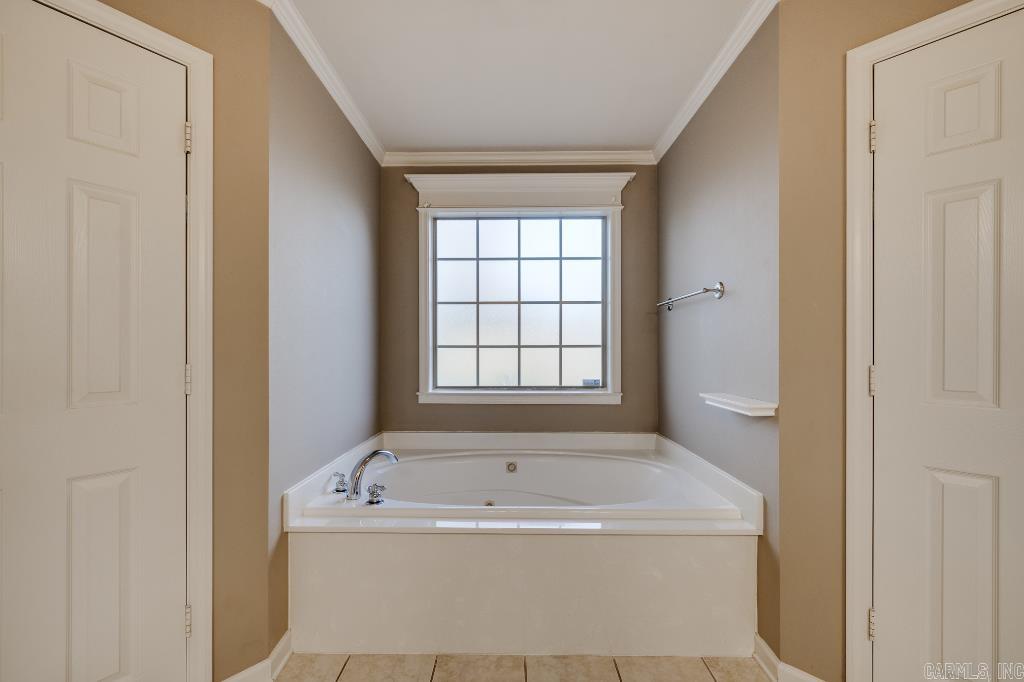 BENTLEY COURT - Residential