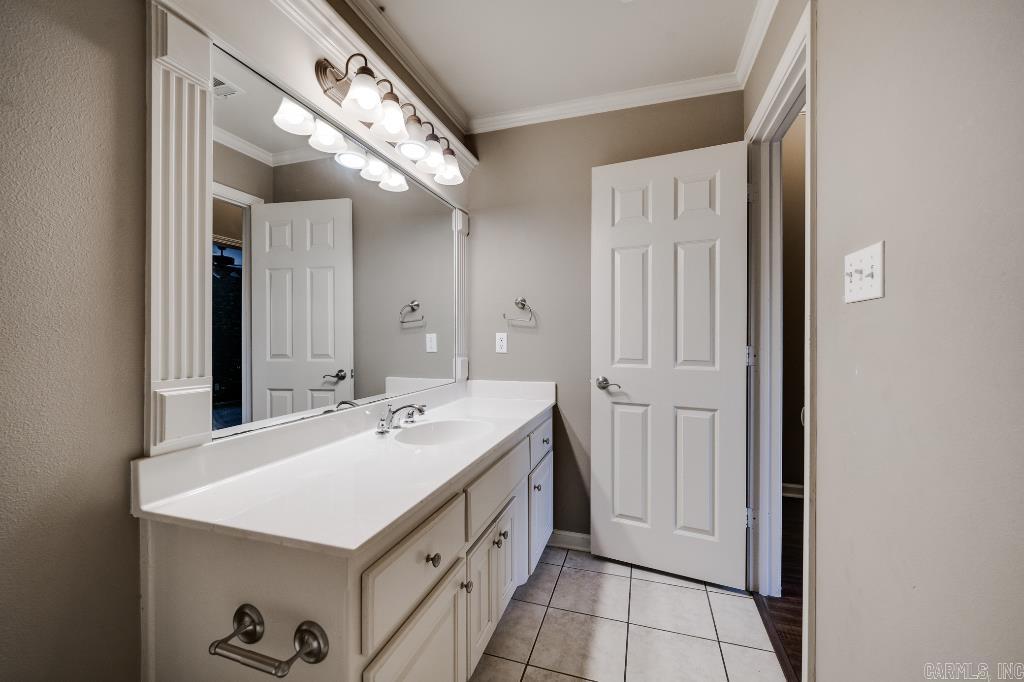 BENTLEY COURT - Residential