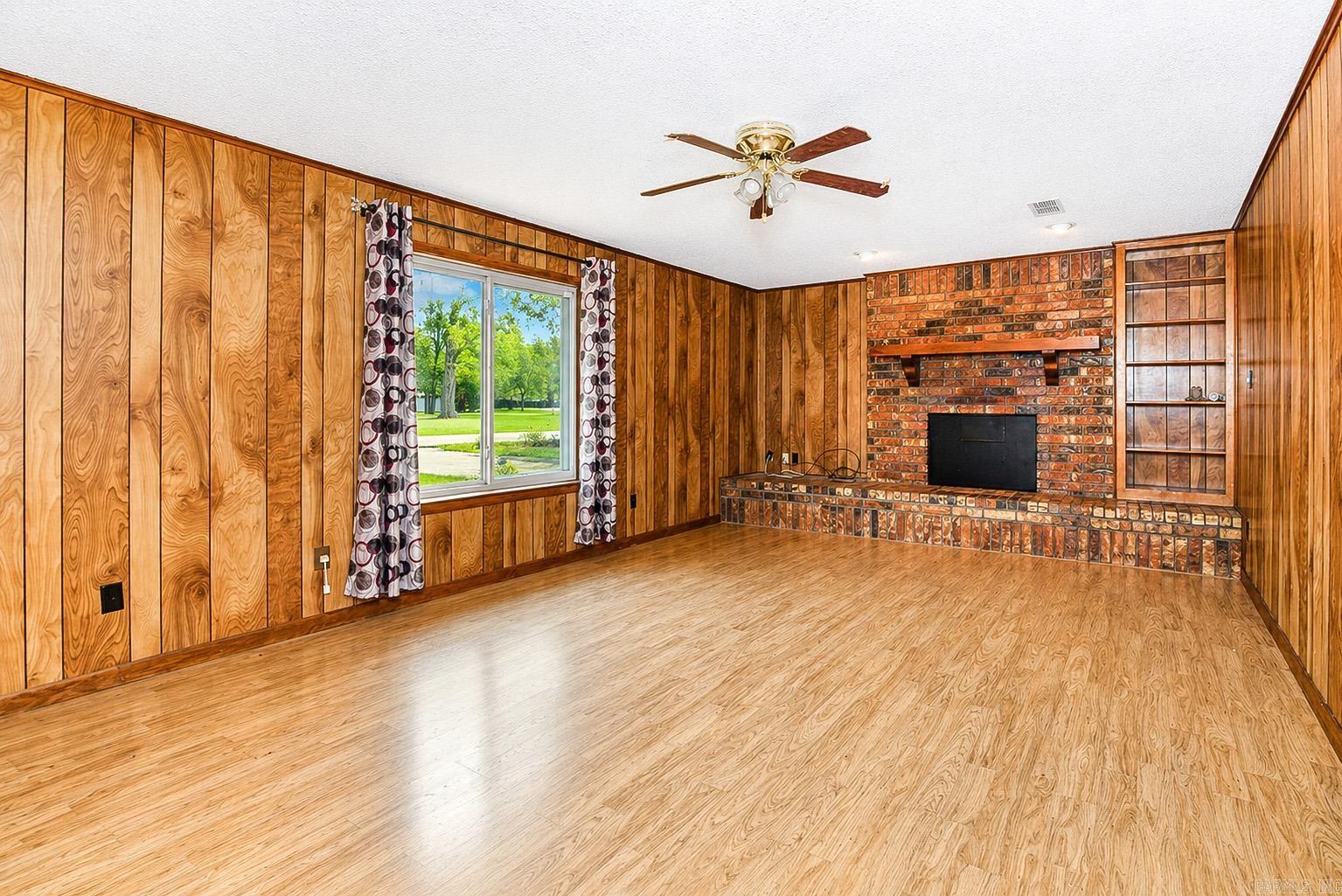 PINEWOOD S/D REP TRACTS A & B - Residential