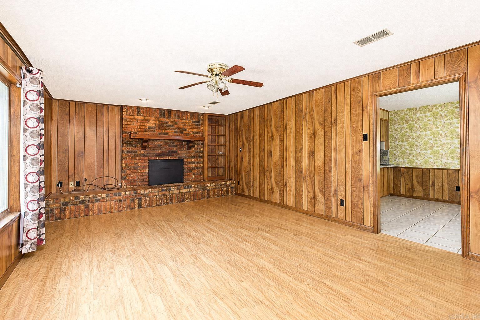 PINEWOOD S/D REP TRACTS A & B - Residential
