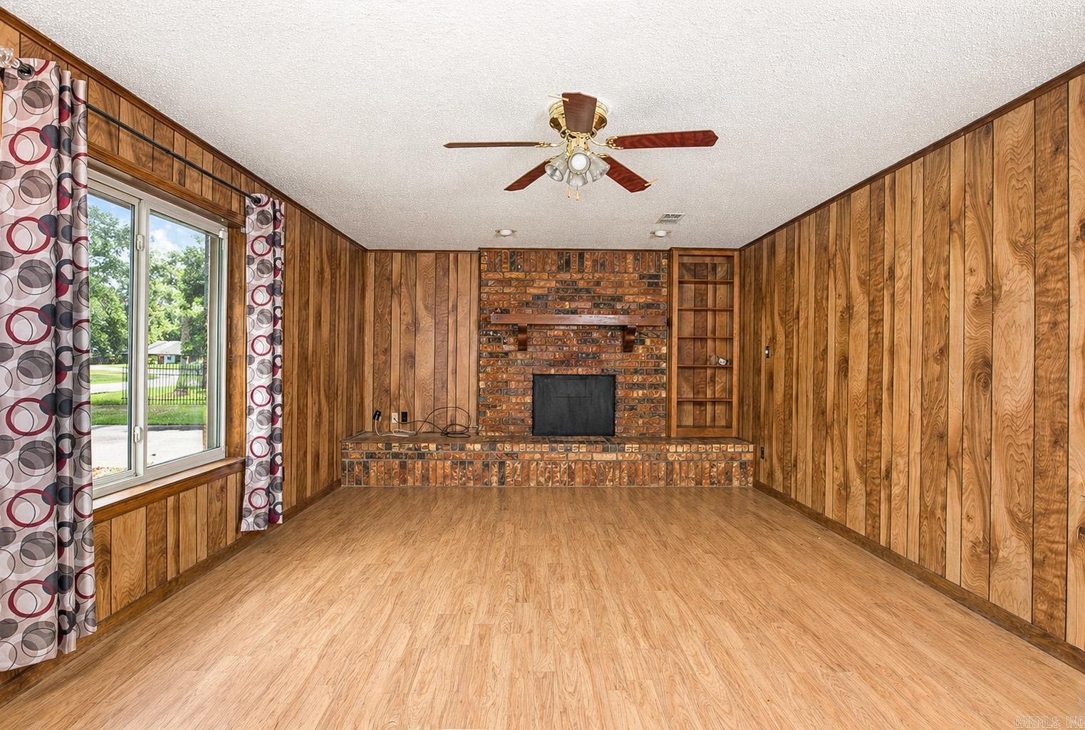 PINEWOOD S/D REP TRACTS A & B - Residential