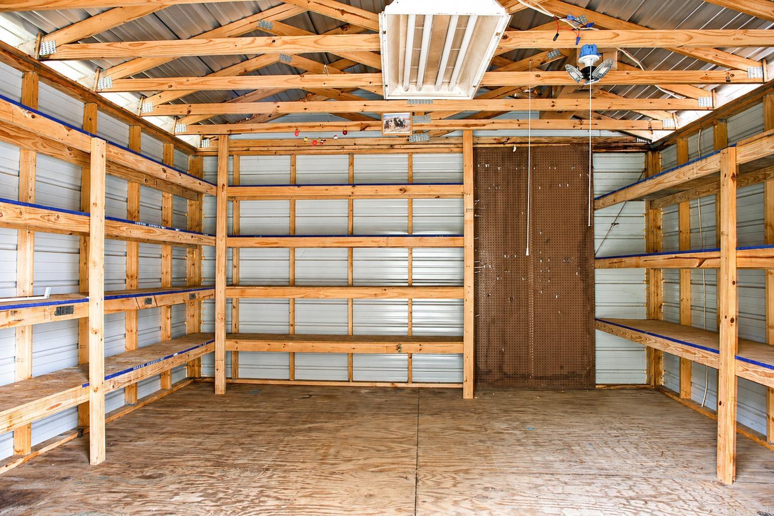 PINEWOOD S/D REP TRACTS A & B - Residential