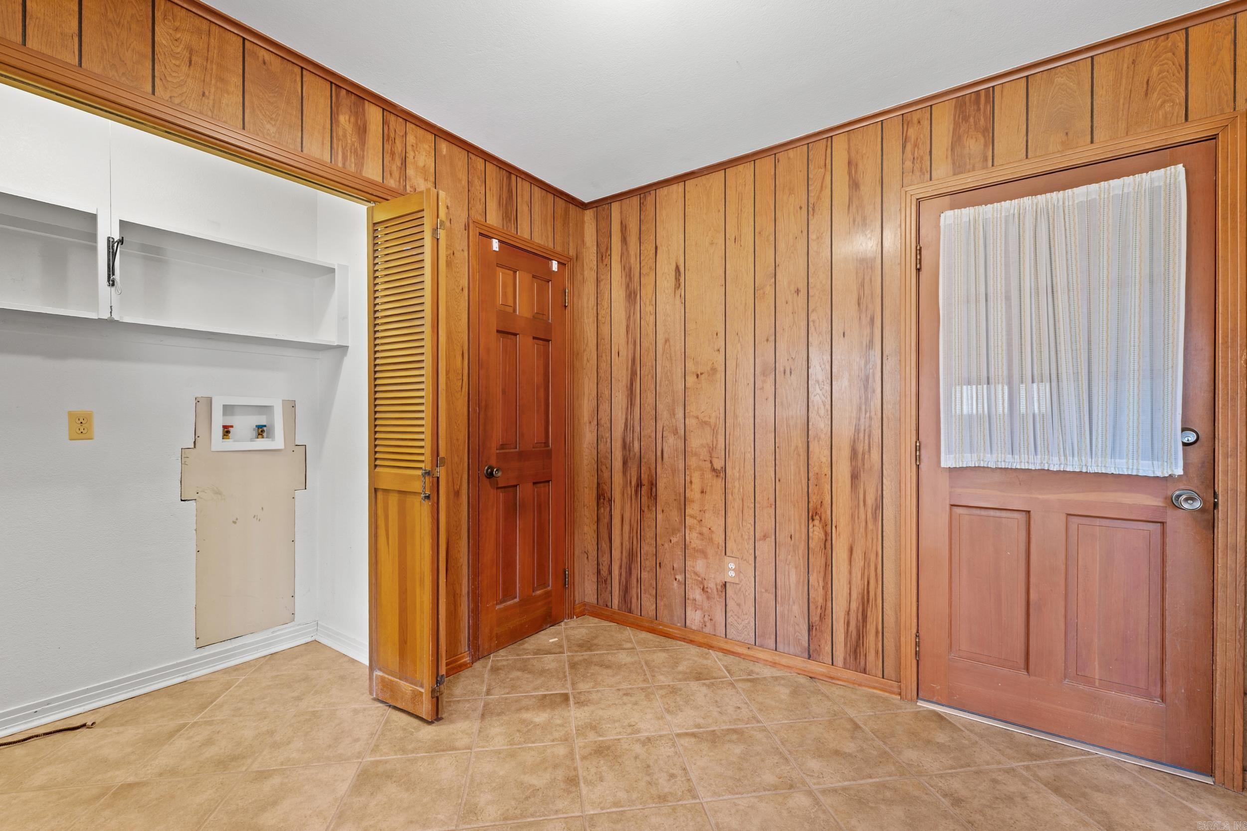 INDIAN HILLS - Residential