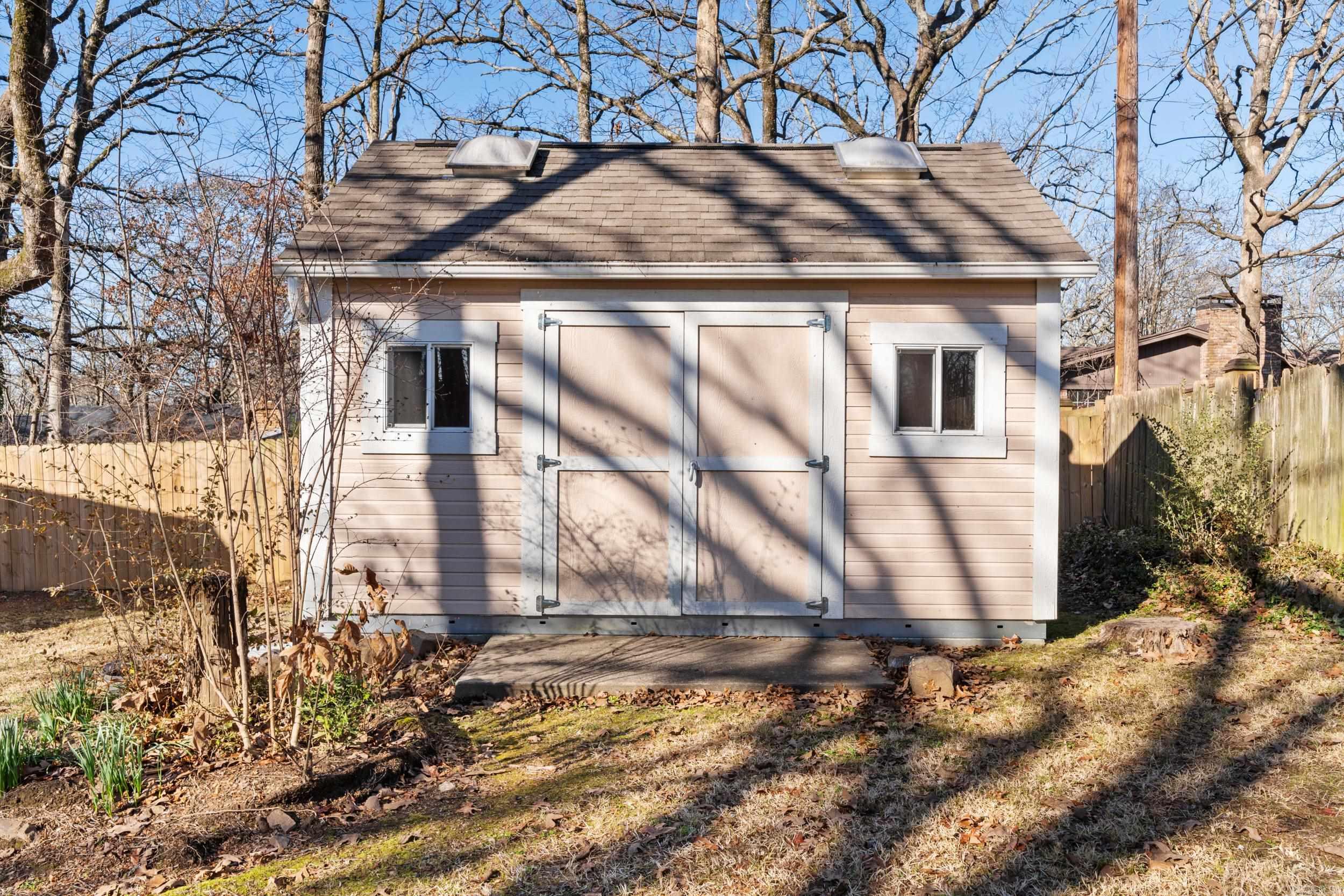 INDIAN HILLS - Residential