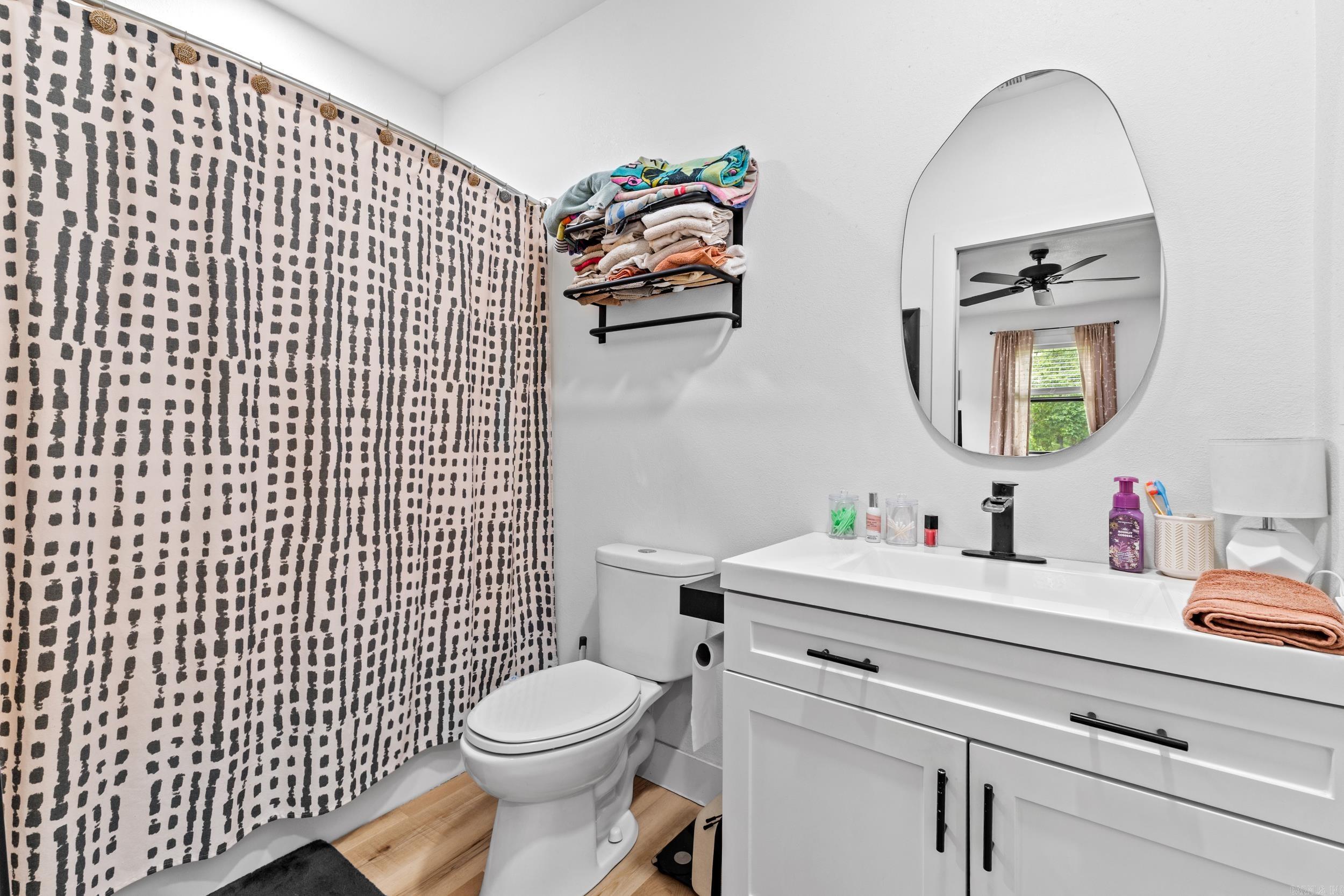 OAK KNOLL - Residential
