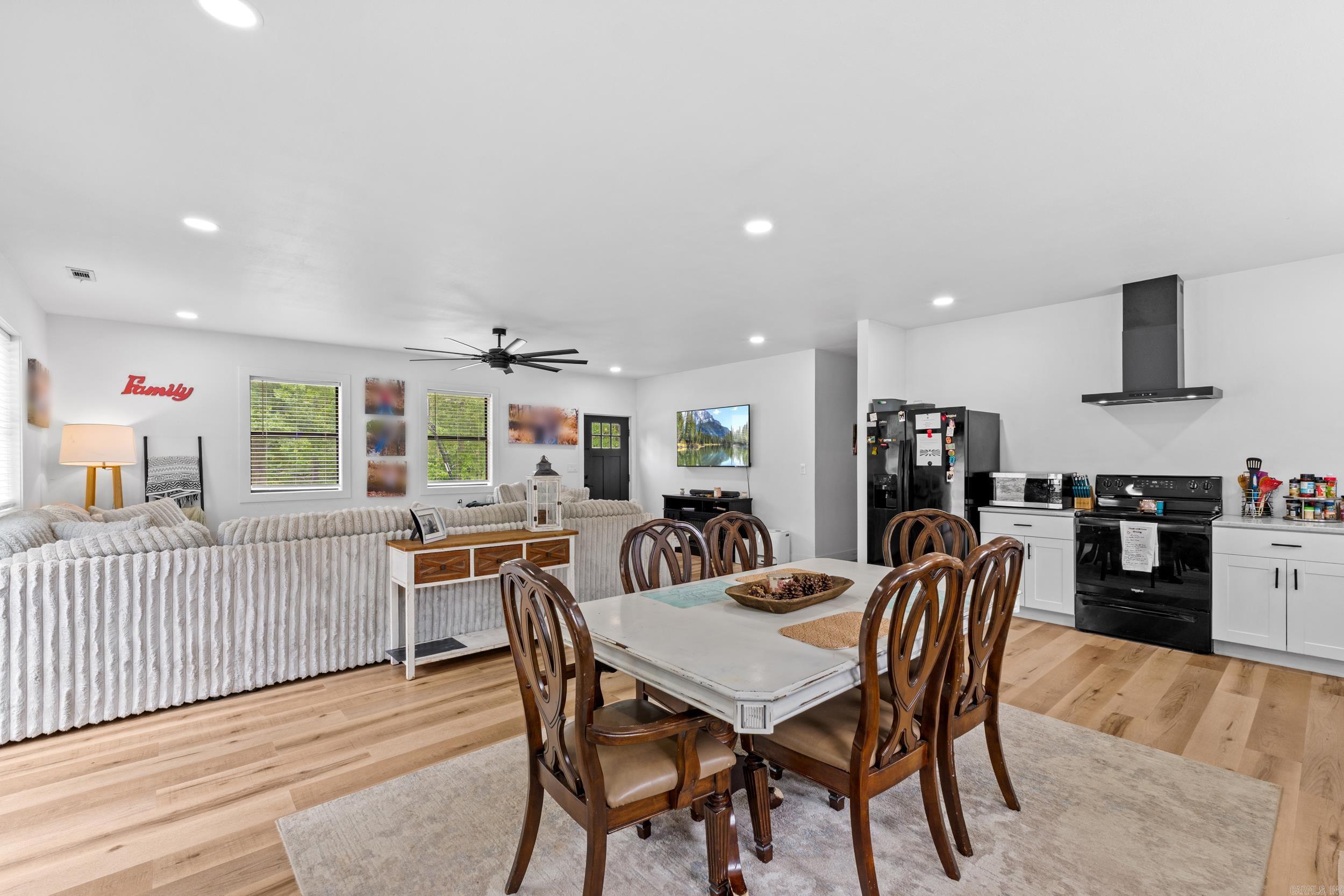 OAK KNOLL - Residential