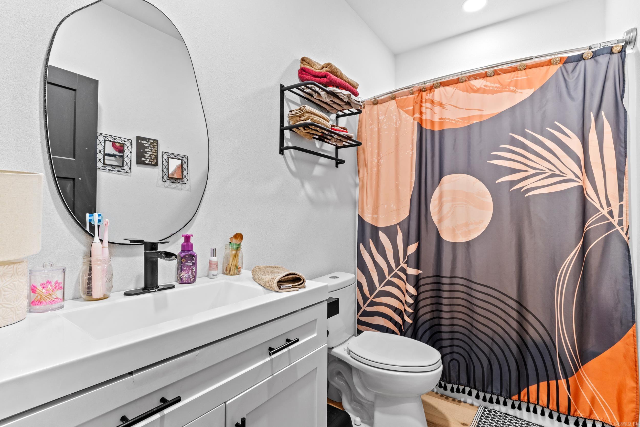OAK KNOLL - Residential