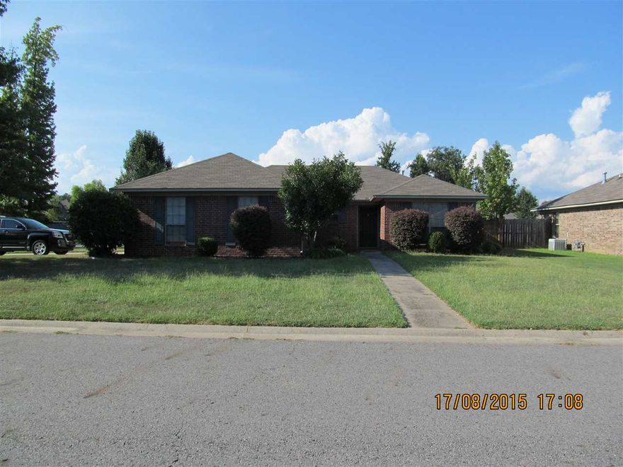 Great open floor plan, all appliances including washer, dryer, and refrigerator, kitchen open to the living room, split bedroom plan, laminate floors throughout - no carpet, 2 car side entry garage, fully fenced backyard. All pet deposits are non-refundable. It is $250 for the first pet, $75 for an additional pet.