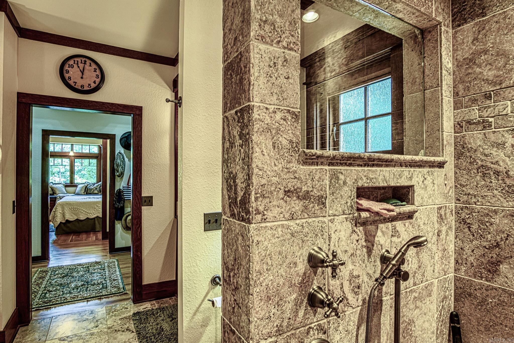 Guindola - Residential