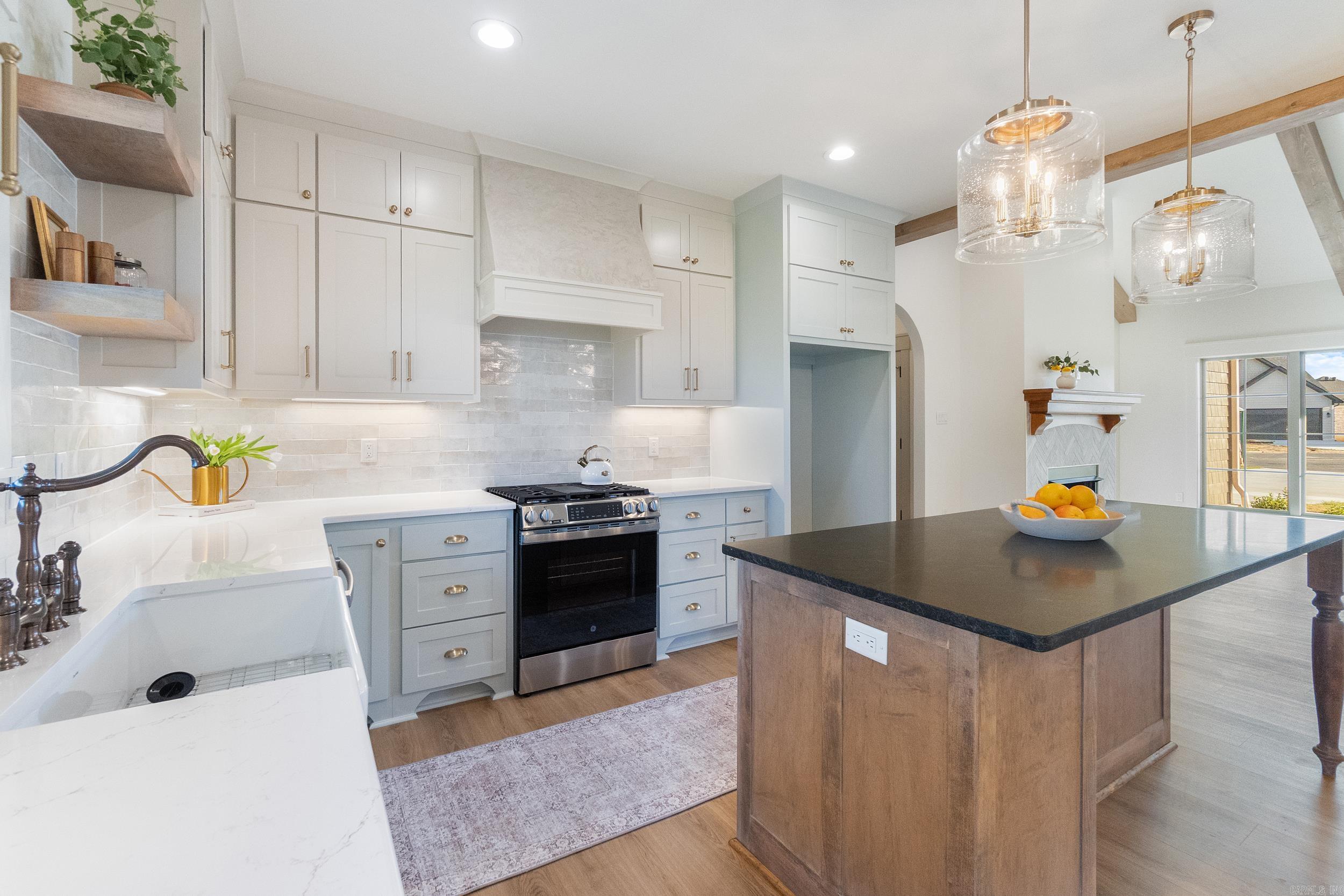 EAST MEADOW - Residential