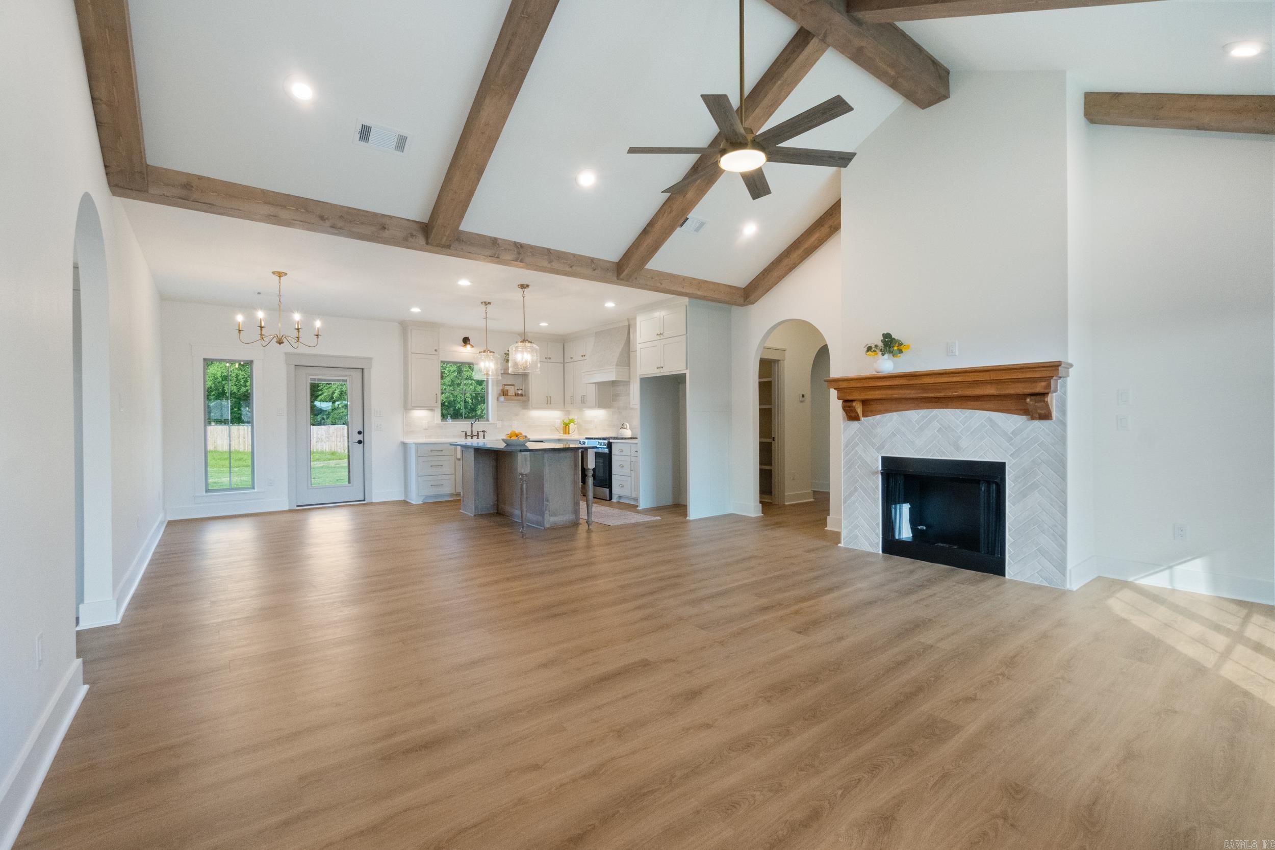 EAST MEADOW - Residential