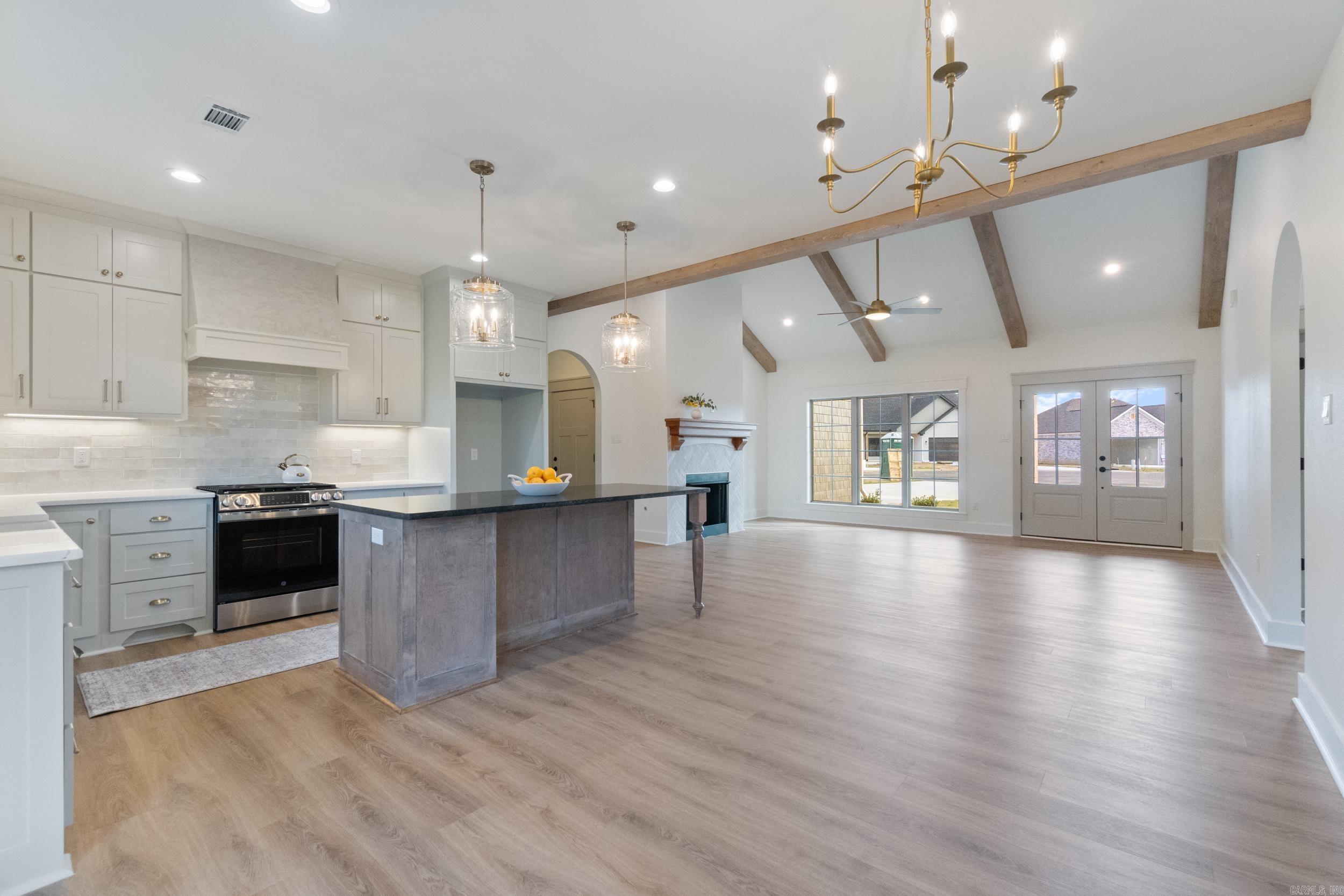 EAST MEADOW - Residential