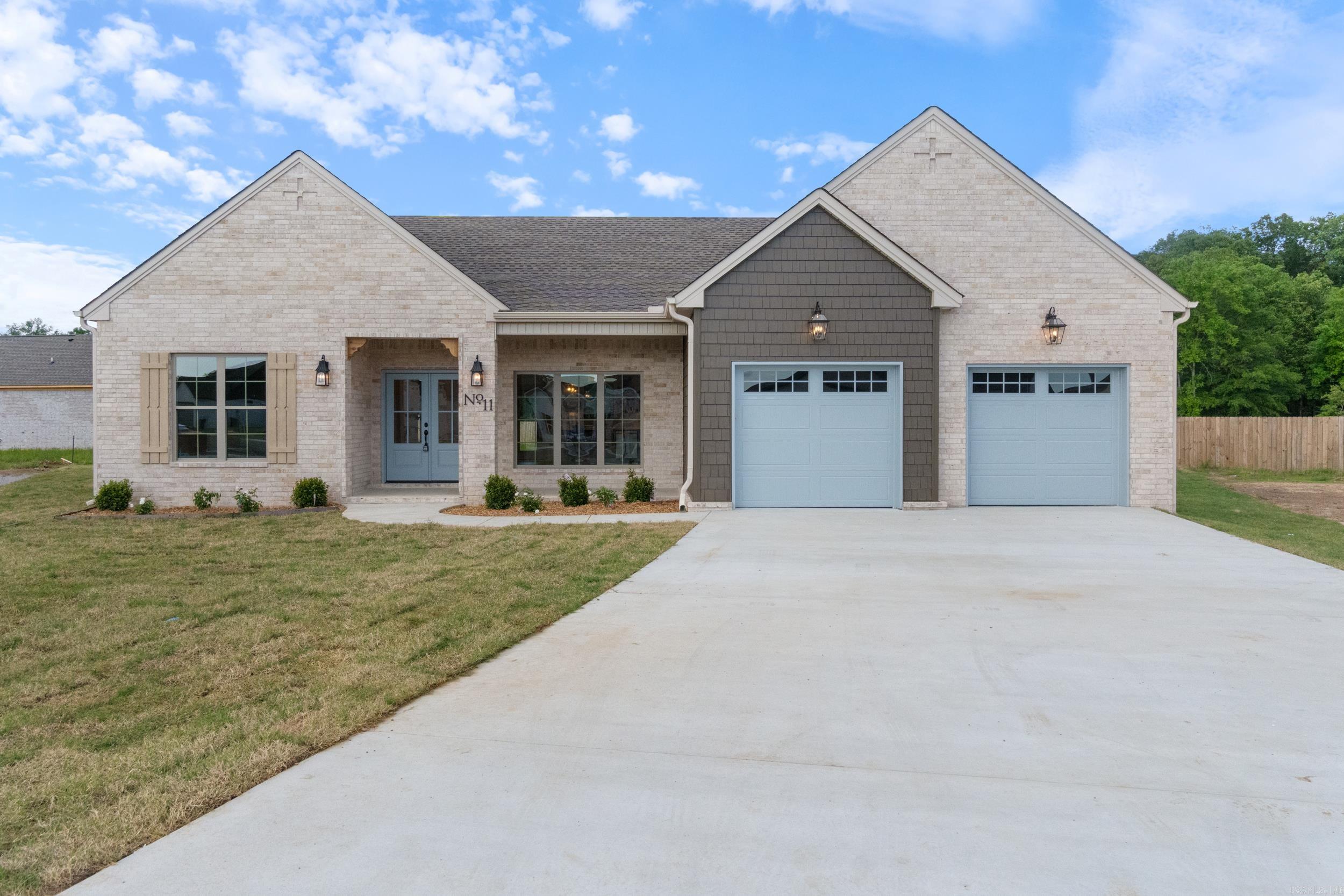 EAST MEADOW - Residential