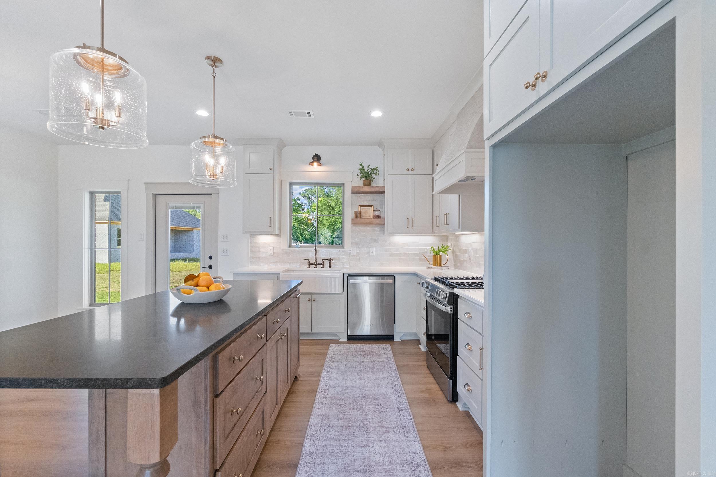 EAST MEADOW - Residential