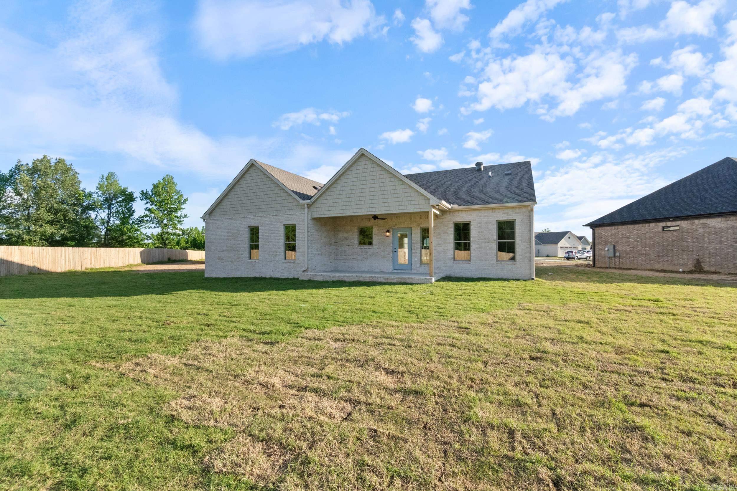 EAST MEADOW - Residential