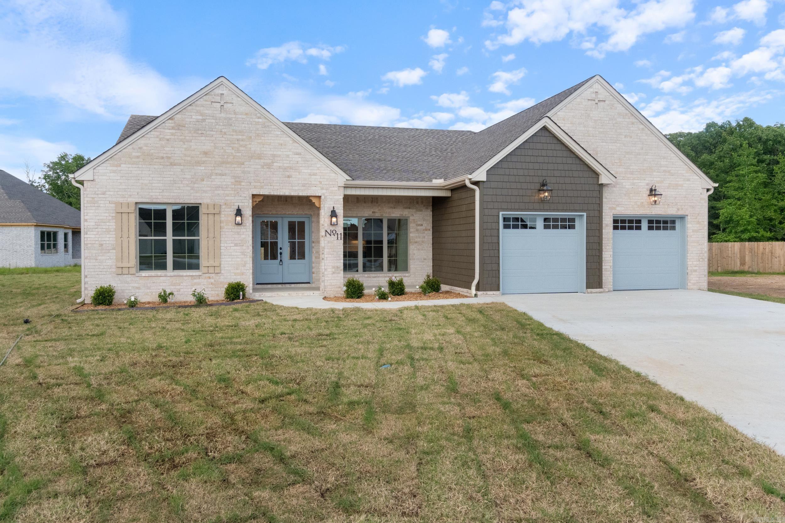 EAST MEADOW - Residential