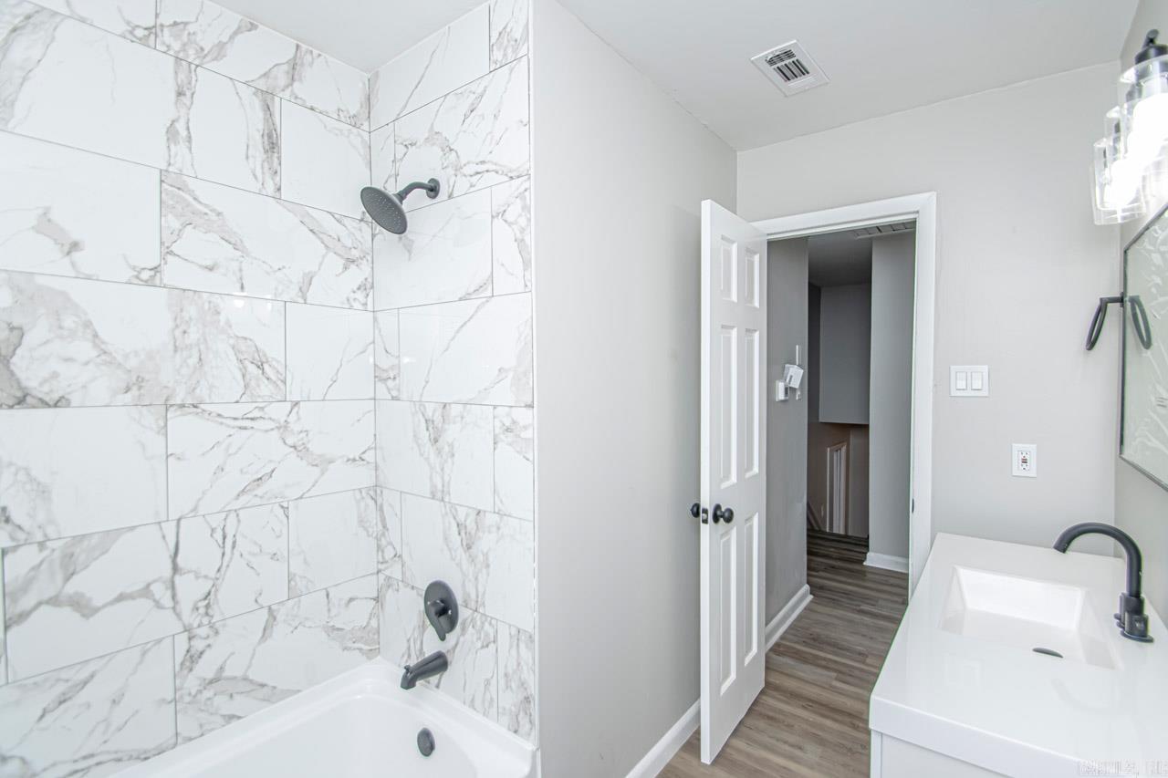 HILLSIDE - Residential