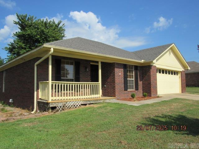 Well maintained 3-bedroom home, oversized family room, new vinyl plank flooring throughout, 2-inch blinds, large kitchen with lots of cabinets, spacious bedrooms, washer & dryer hook-ups, all kitchen appliances including refrigerator, fully fenced yard, 2 car garage with storage room. No Pets Allowed!! ***PLEASE NOTE WE DO NOT ADVERTISE ON CRAIGSLIST OR FACEBOOK MARKETPLACE. ANY LISTING OF OURS SEEN IS A SCAM!!!***