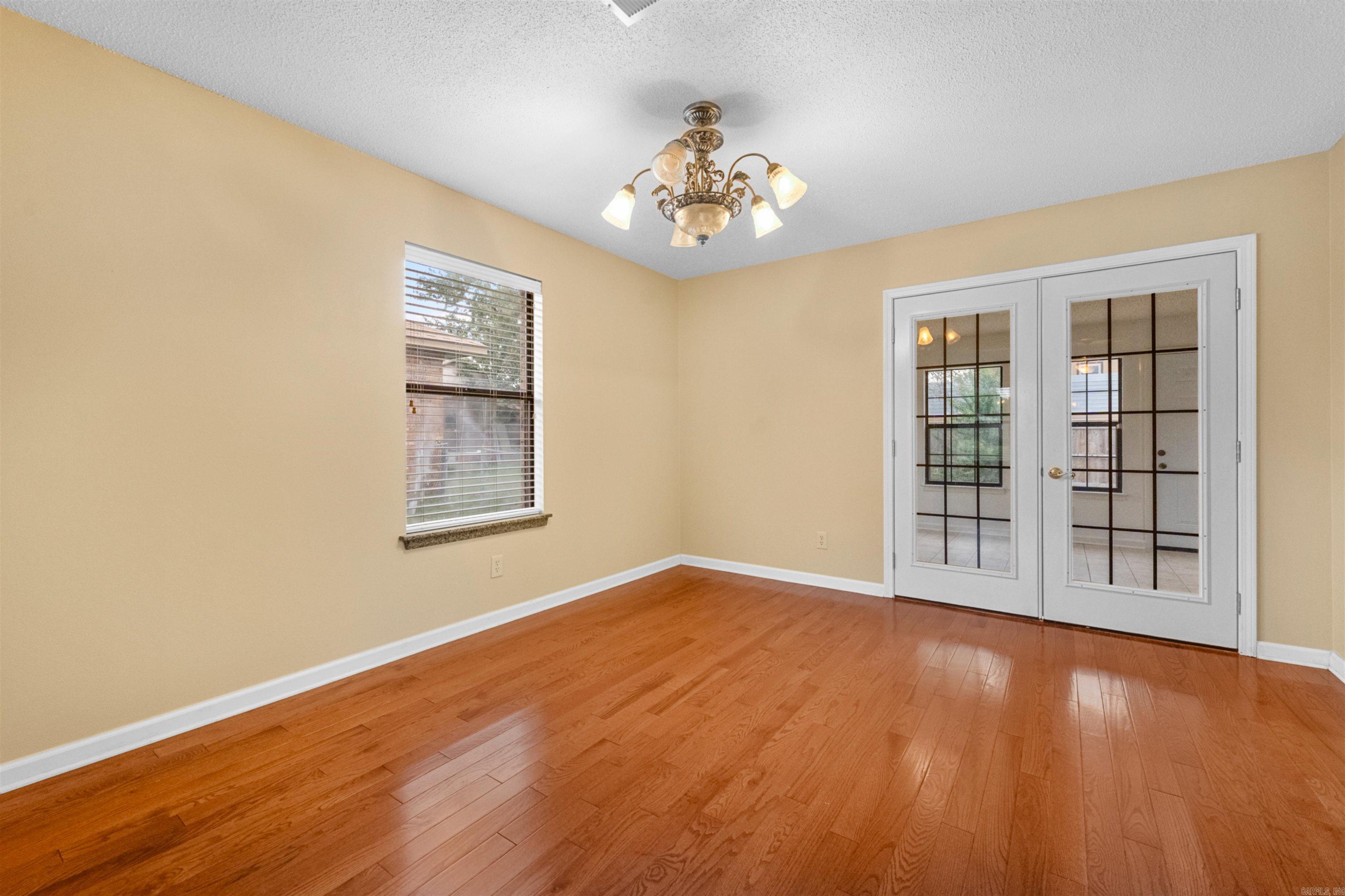 STONEWALL - Residential