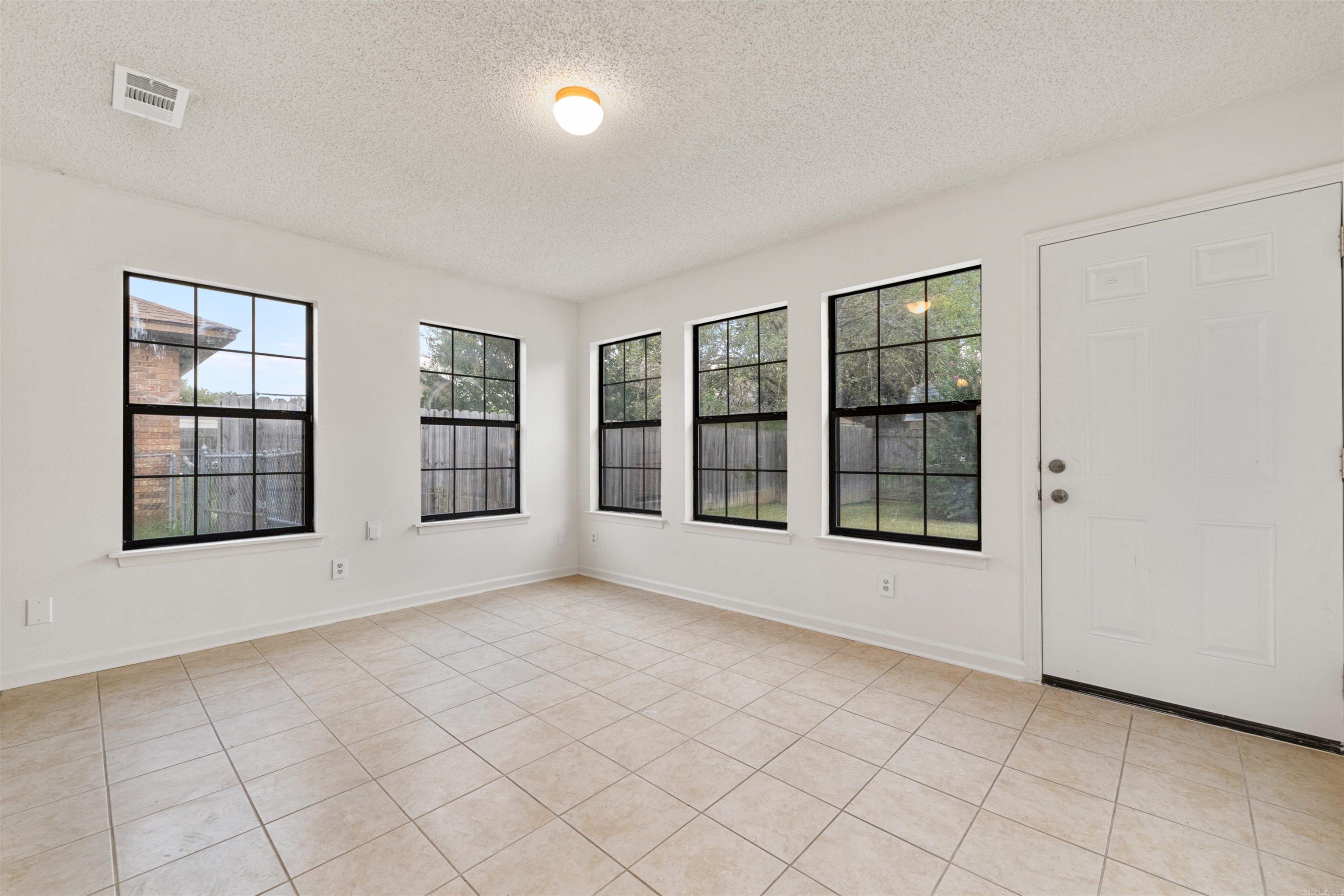 STONEWALL - Residential