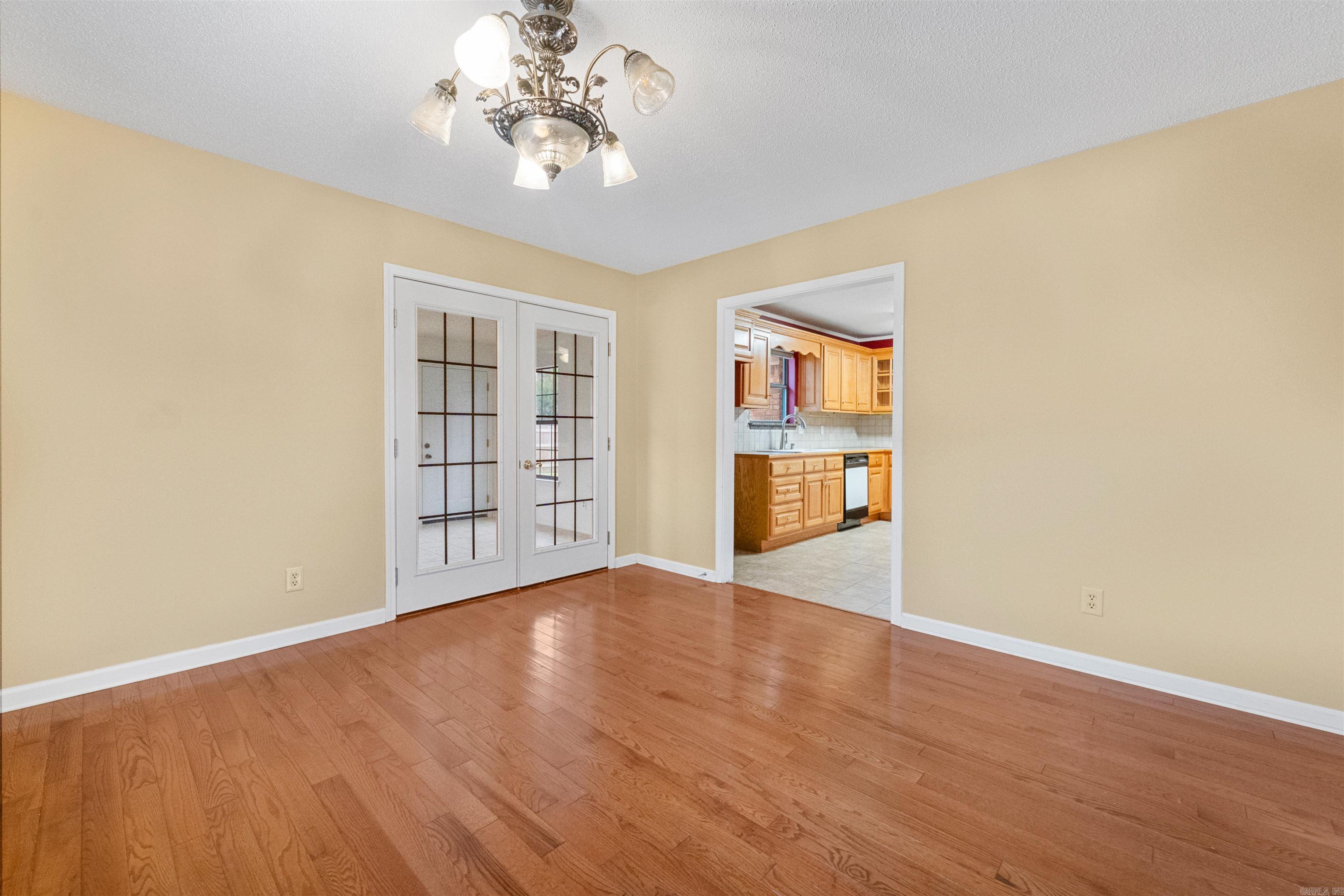 STONEWALL - Residential