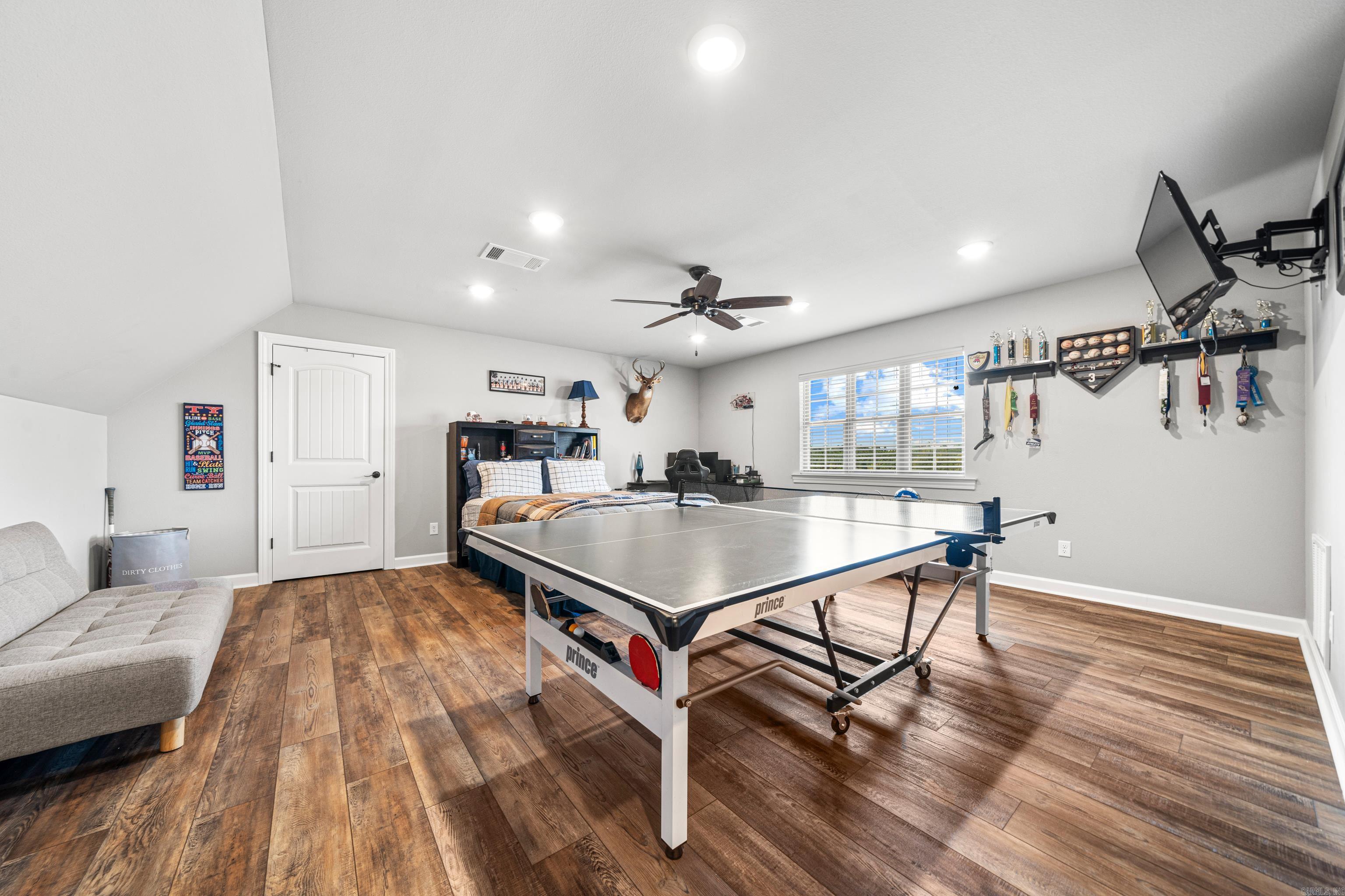 OAK TREE RIDGE SUB - Residential