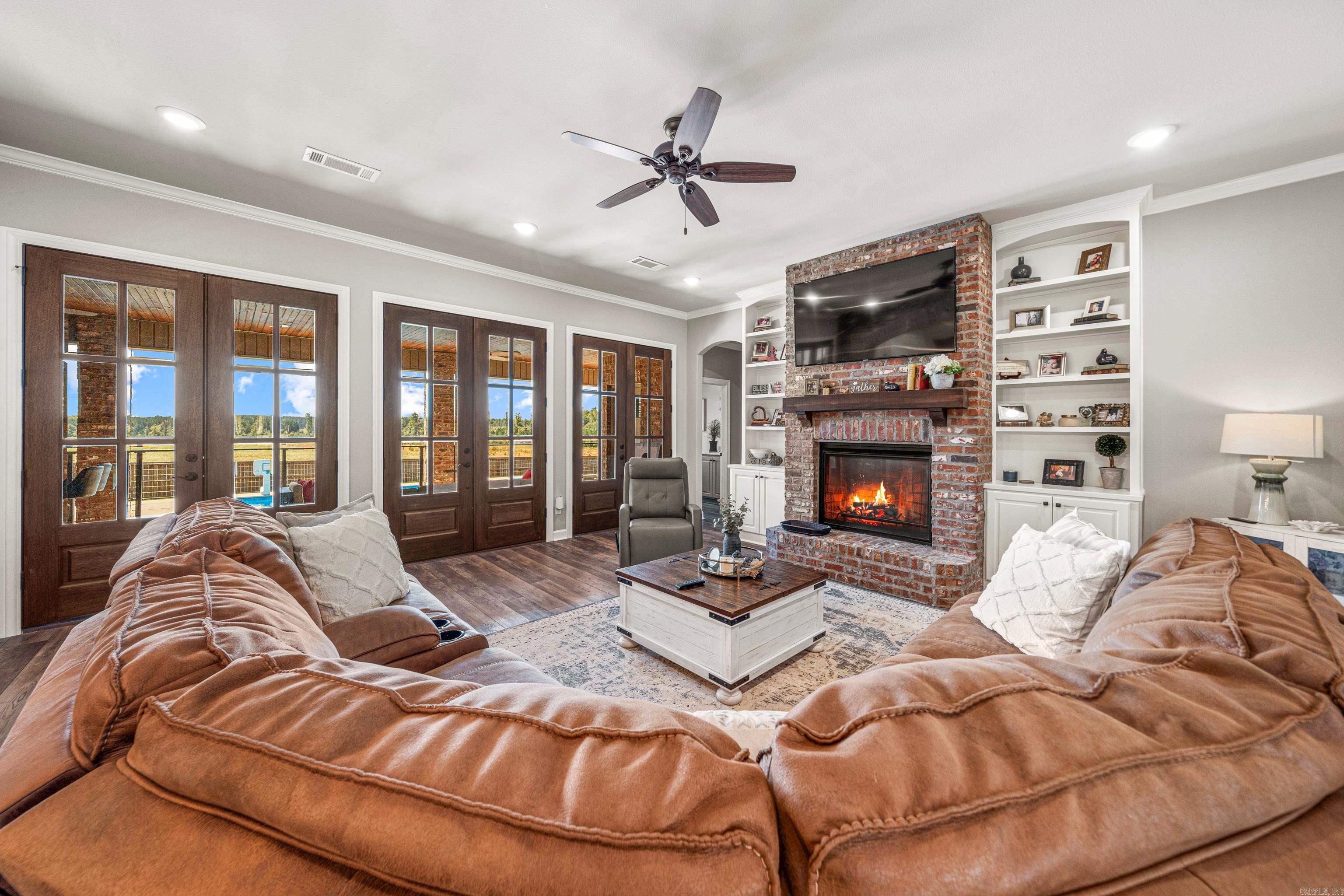 OAK TREE RIDGE SUB - Residential