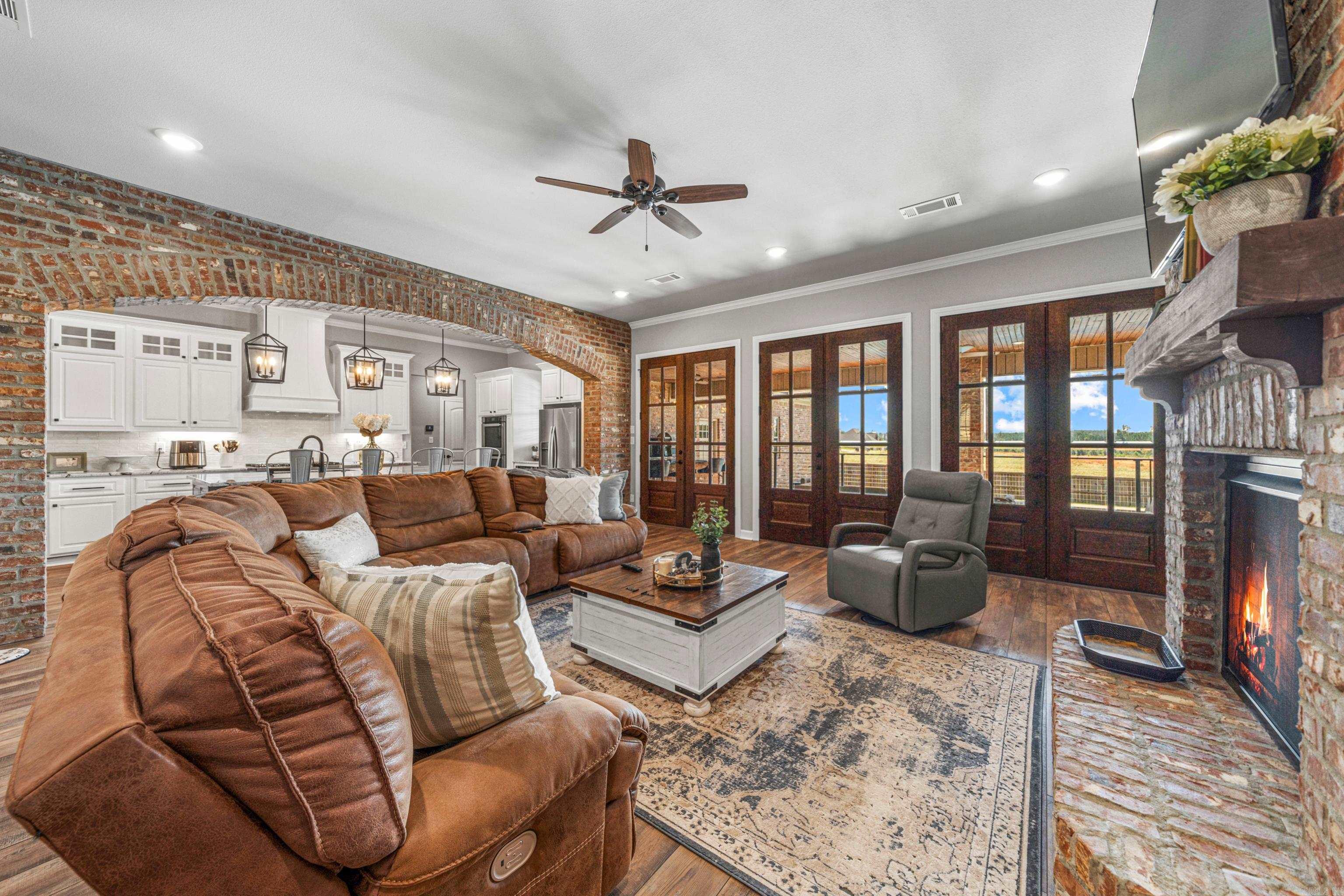 OAK TREE RIDGE SUB - Residential
