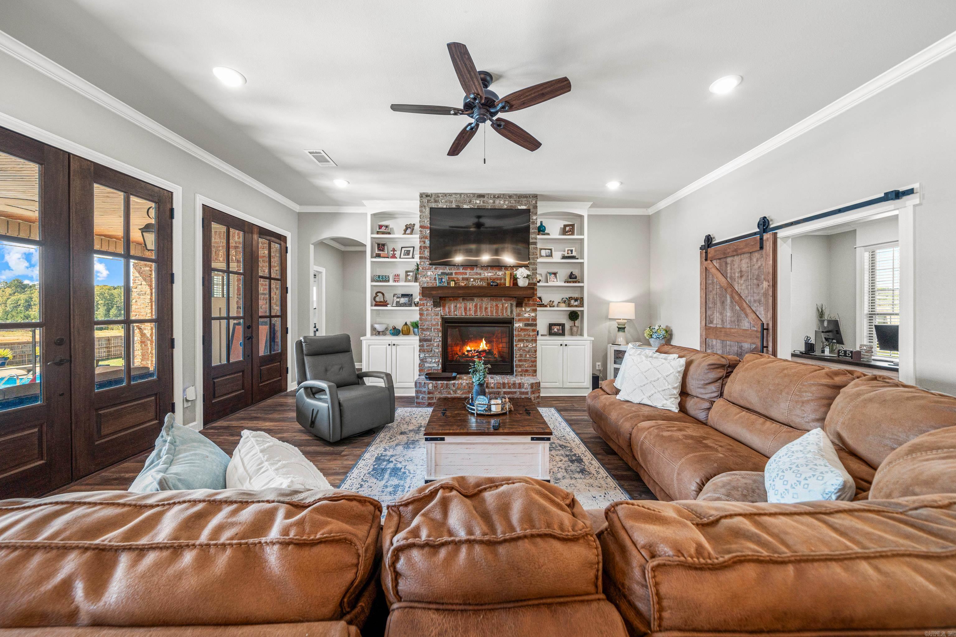 OAK TREE RIDGE SUB - Residential