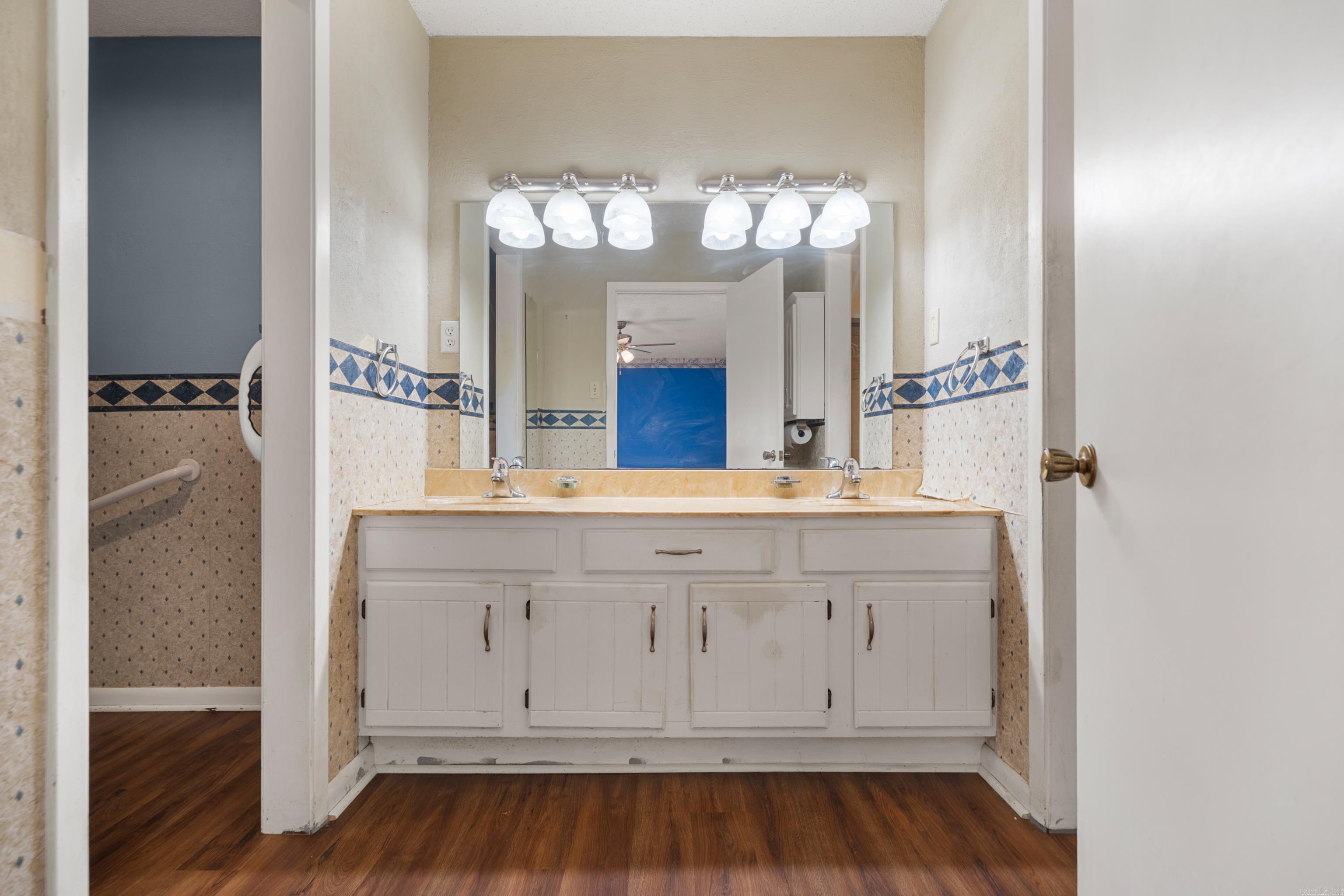 BEVERLY HILLS - Residential