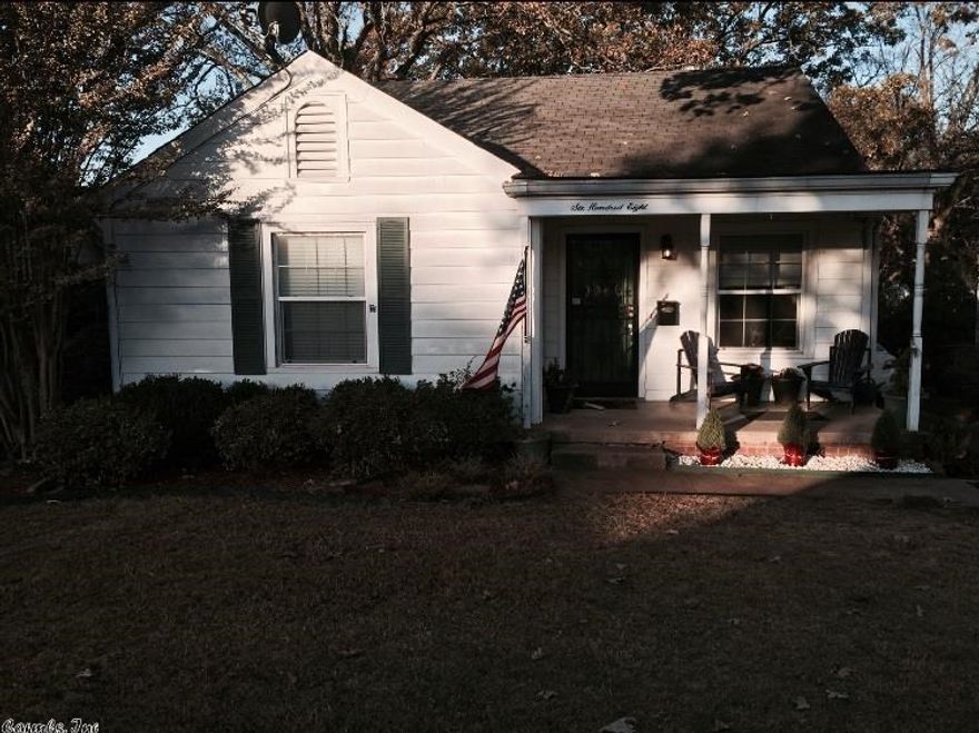 Charming Hillcrest home with convenience to all of Midtown; Three bedrooms, two full updated bathrooms, beautiful hardwoods, separate dining area, laundry room, built-ins and kitchen updates. Great level lot and yard, nice wood deck, and small in law quarters that has a full bath, kitchenette, and sleeping quarters. A unique property the new owner is sure to love.