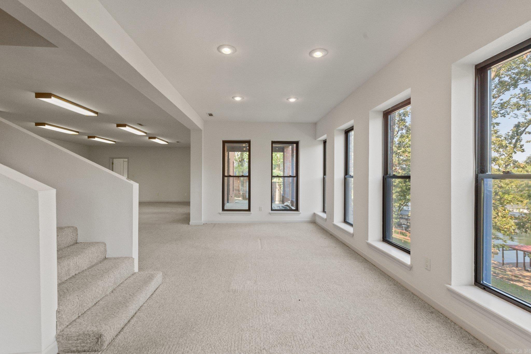 QUINNS LAKE PARK - Residential