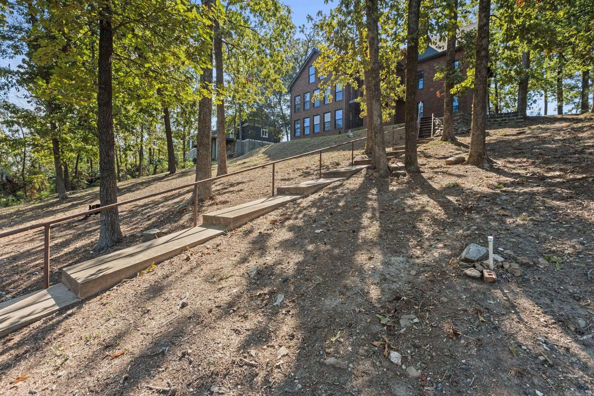QUINNS LAKE PARK - Residential