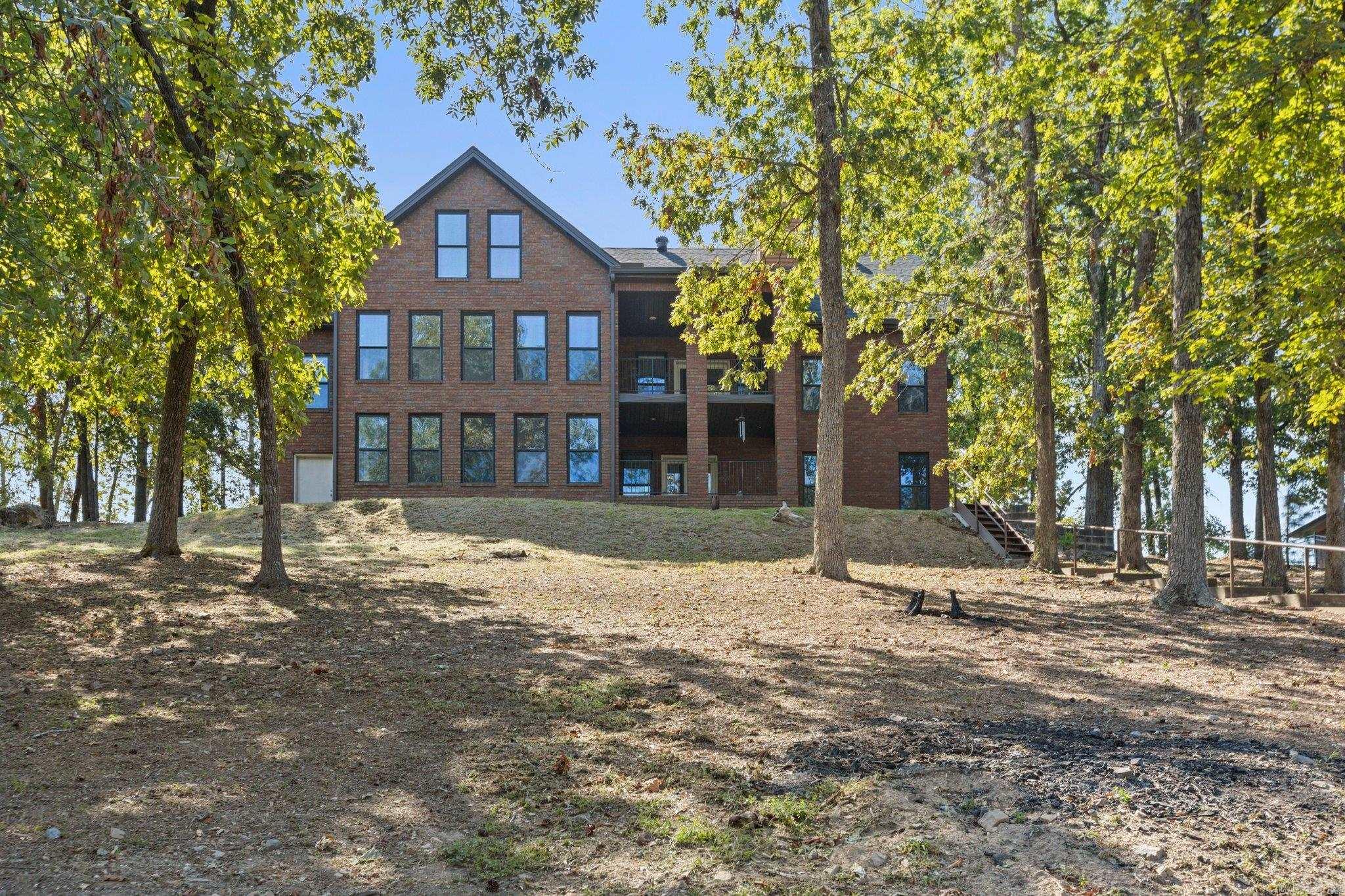QUINNS LAKE PARK - Residential