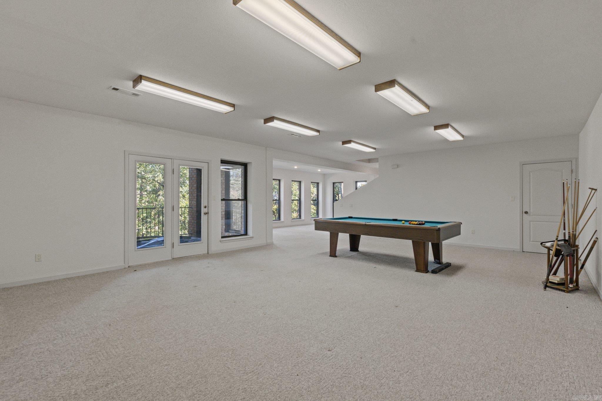 QUINNS LAKE PARK - Residential