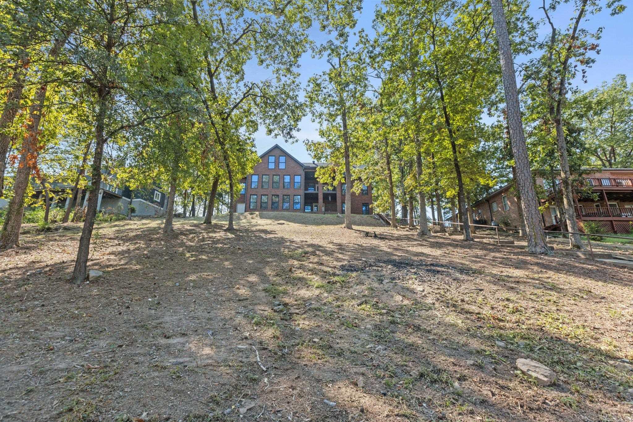QUINNS LAKE PARK - Residential
