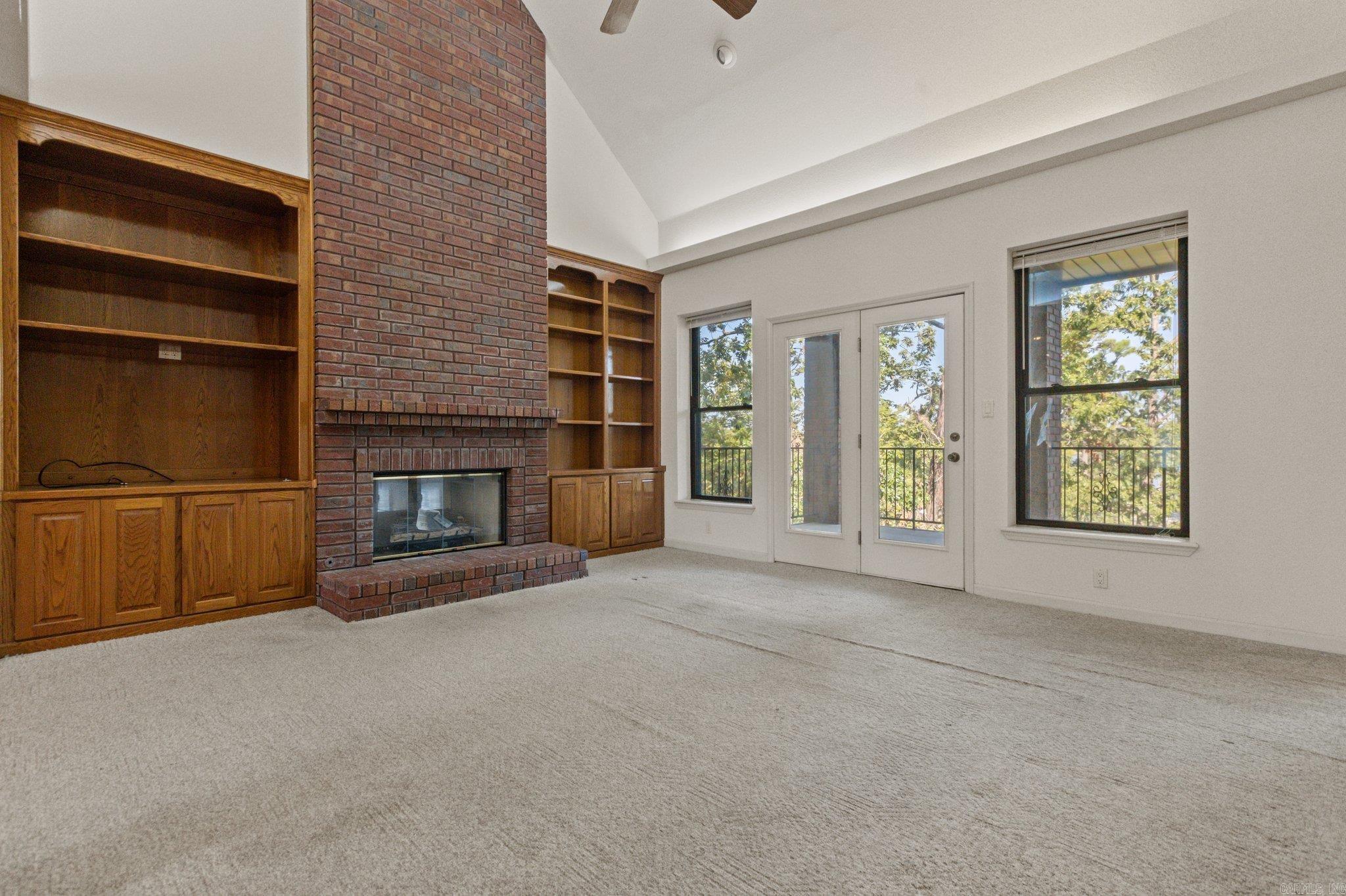 QUINNS LAKE PARK - Residential