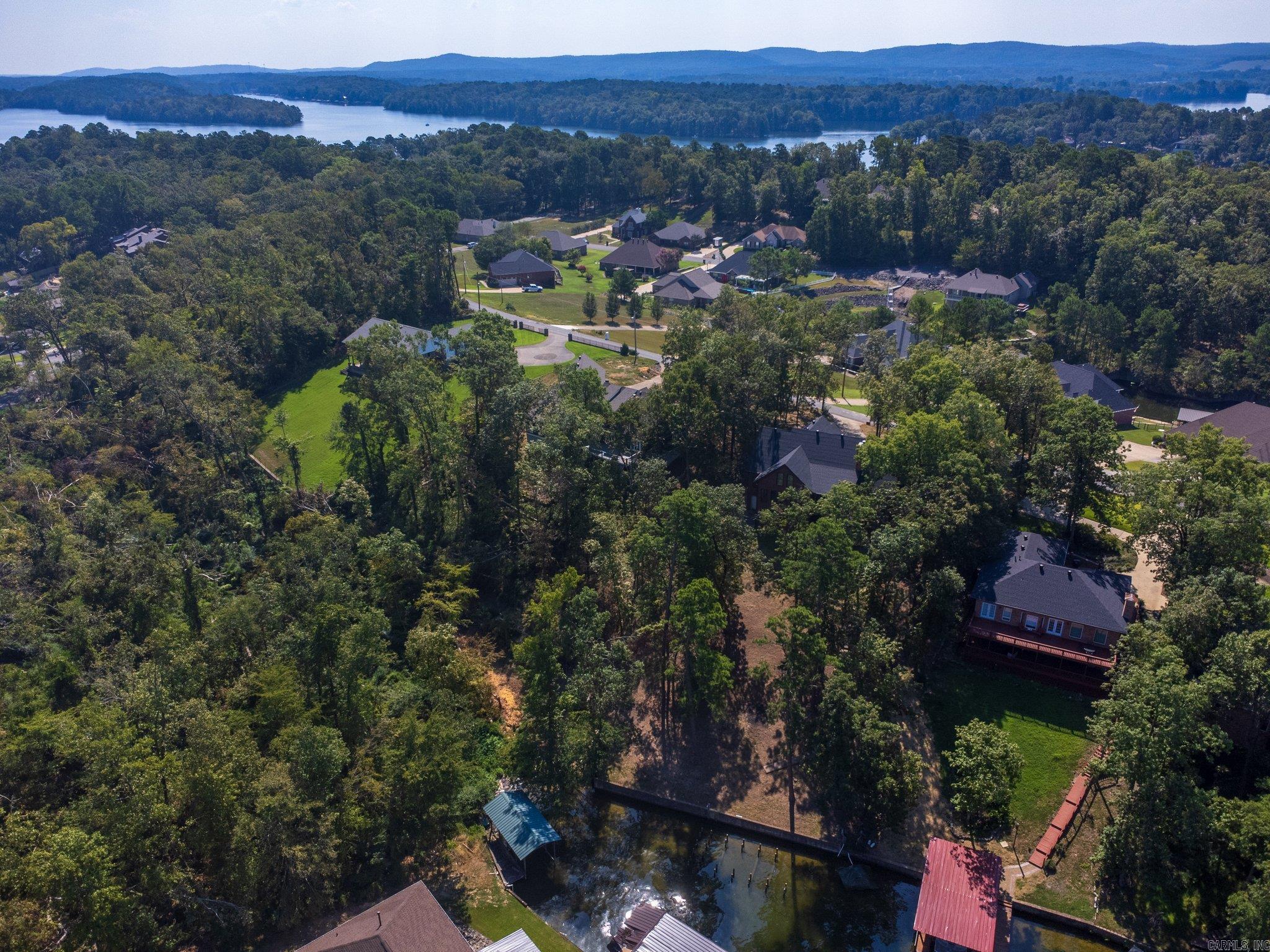 QUINNS LAKE PARK - Residential