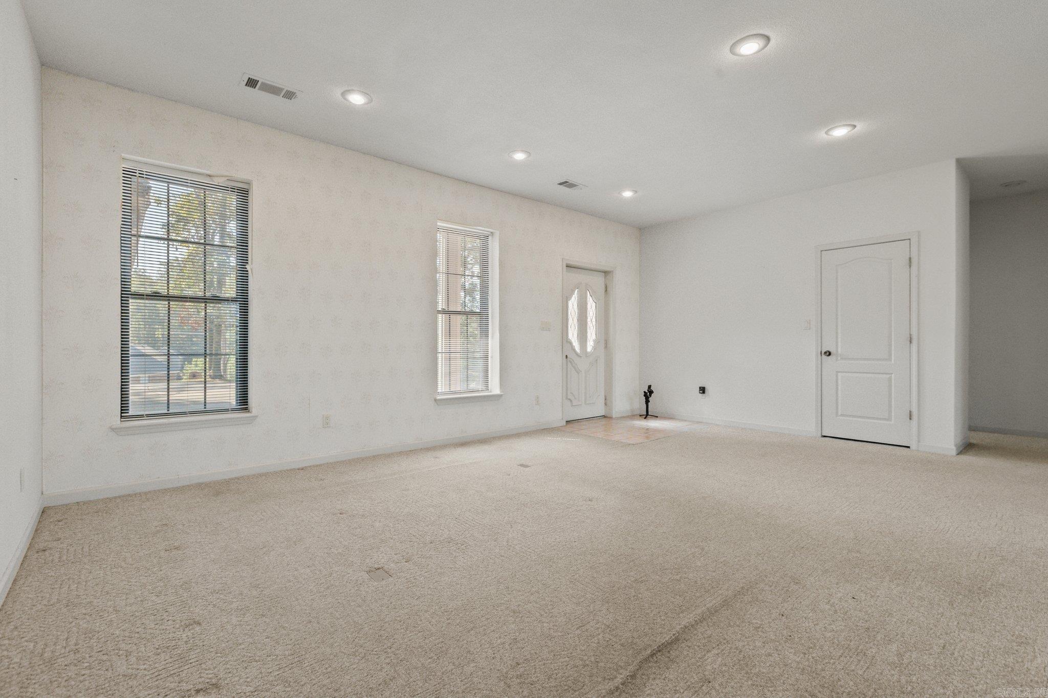 QUINNS LAKE PARK - Residential
