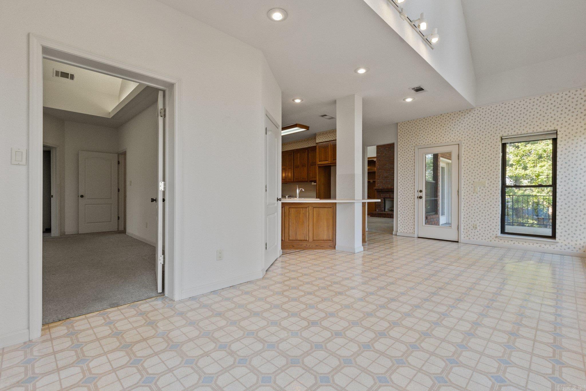 QUINNS LAKE PARK - Residential