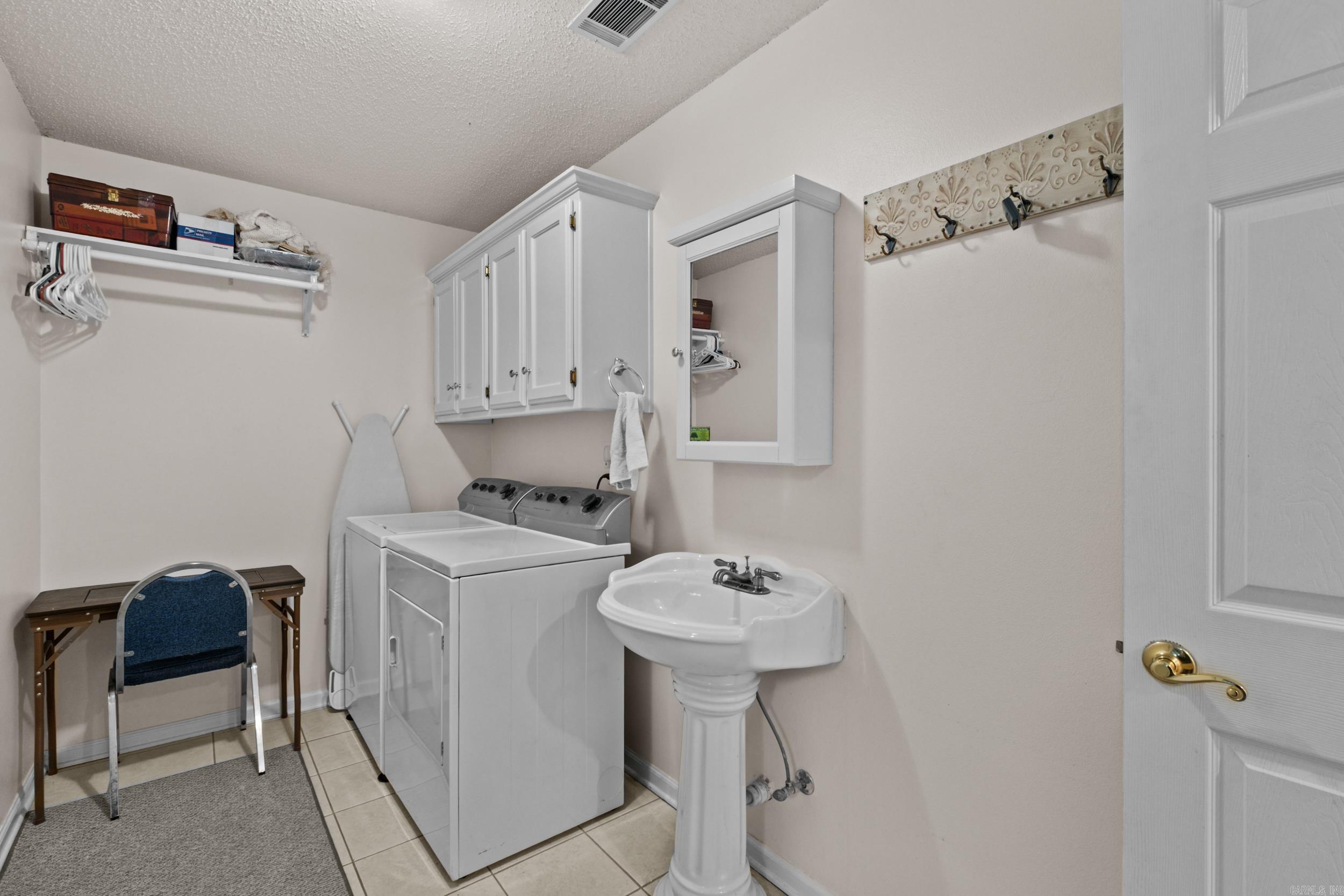 OVERCUP RIDGE ADDN - Residential